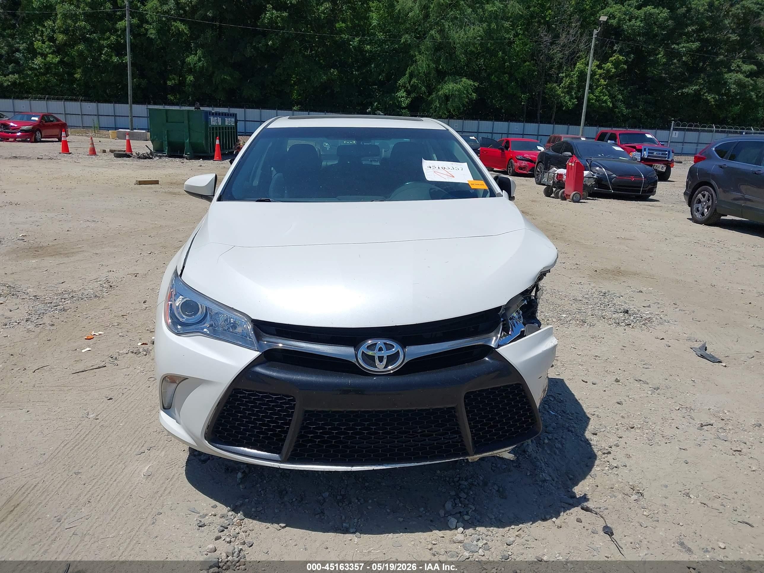 2015 Toyota Camry Se White vin: 4T1BF1FK4FU027365