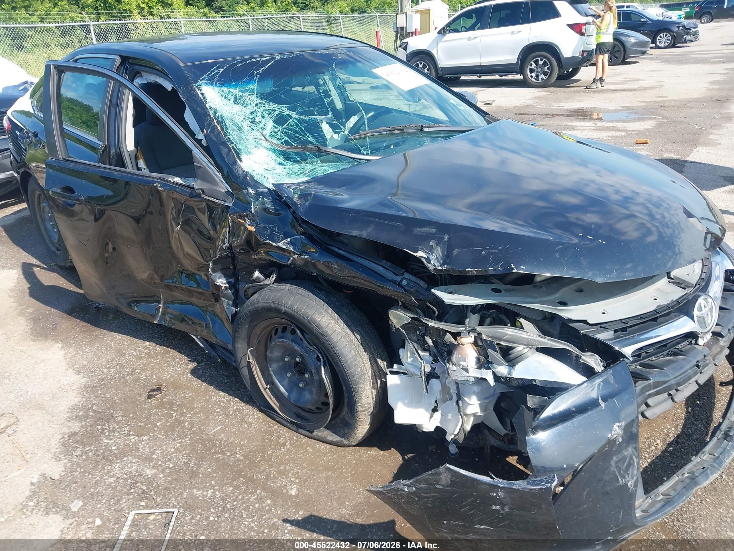 2015 Toyota Camry Le Black vin: 4T1BF1FK4FU029147