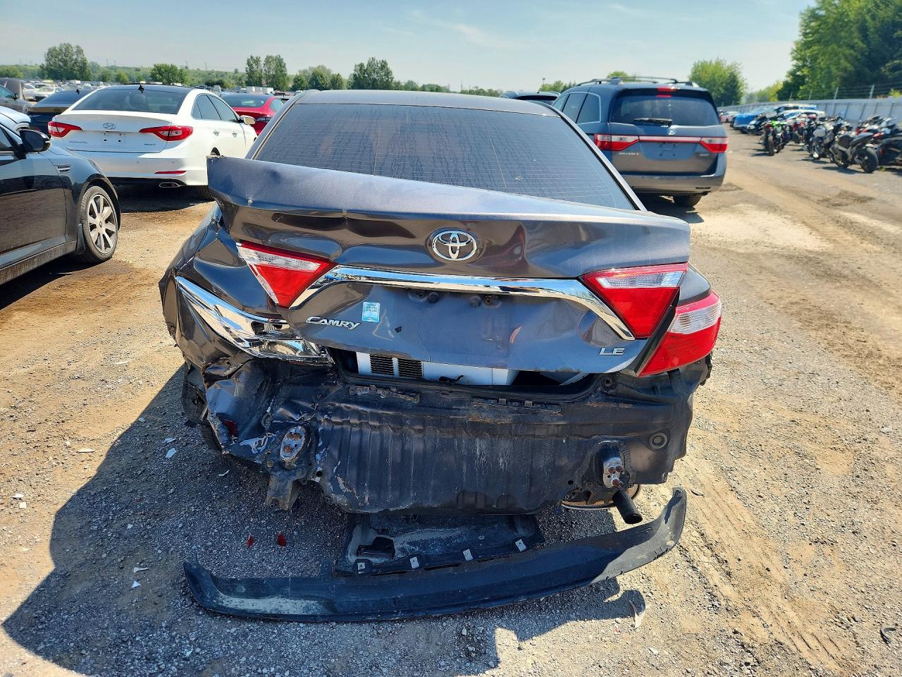 2015 Toyota Camry Le Gray vin: 4T1BF1FK4FU048815