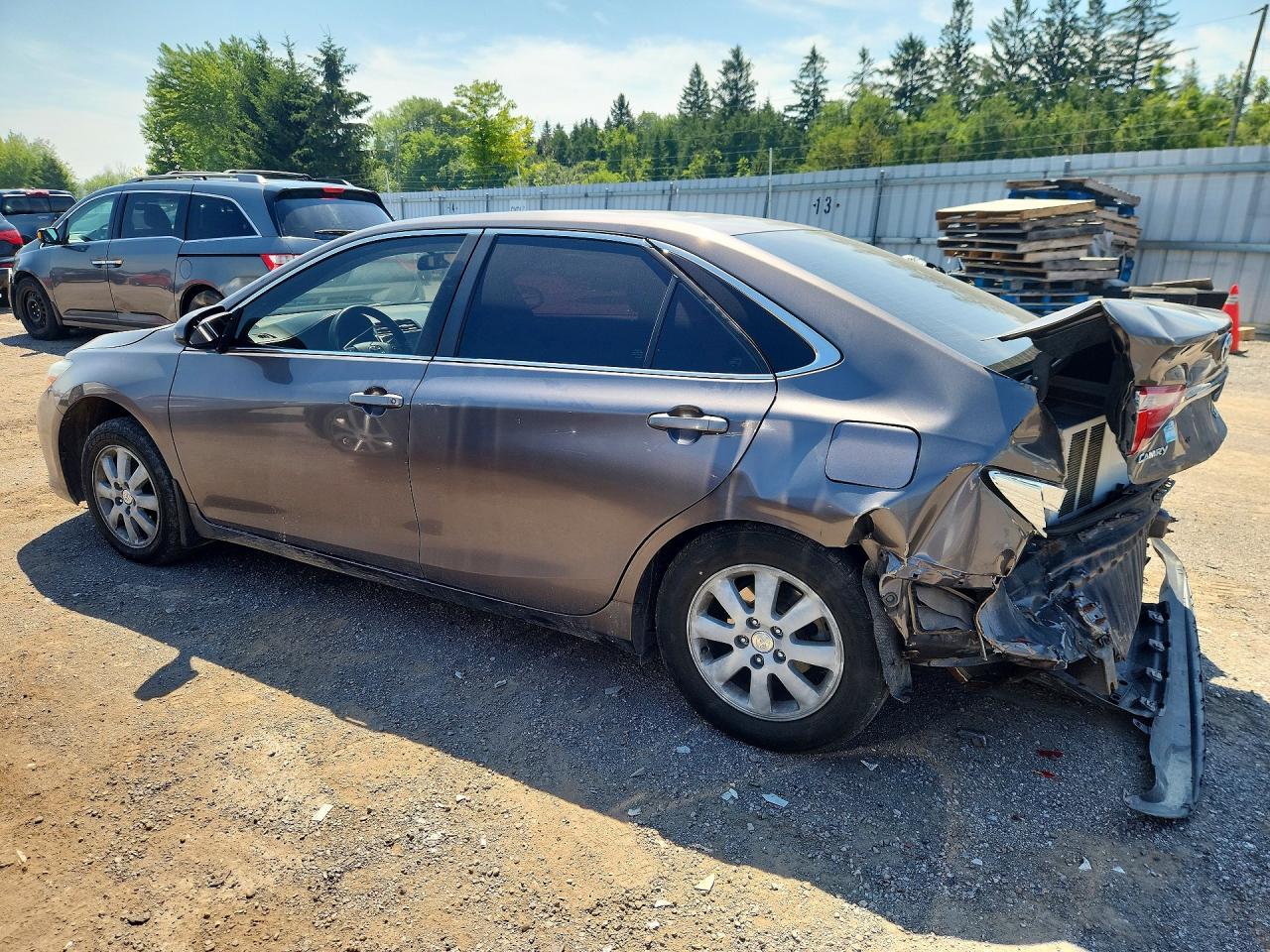 2015 Toyota Camry Le Gray vin: 4T1BF1FK4FU048815