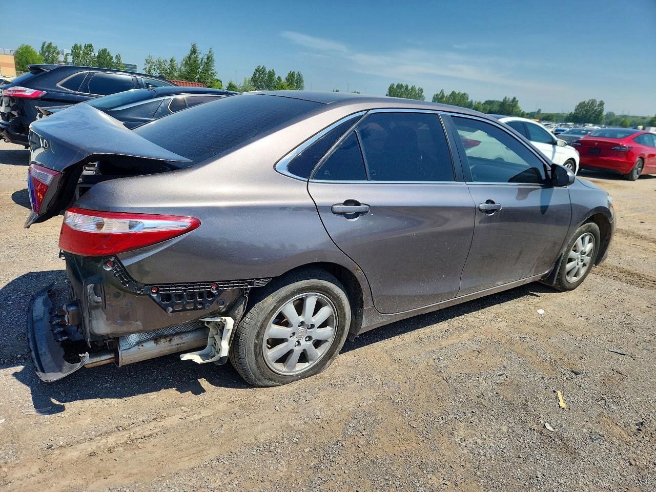 2015 Toyota Camry Le Gray vin: 4T1BF1FK4FU048815