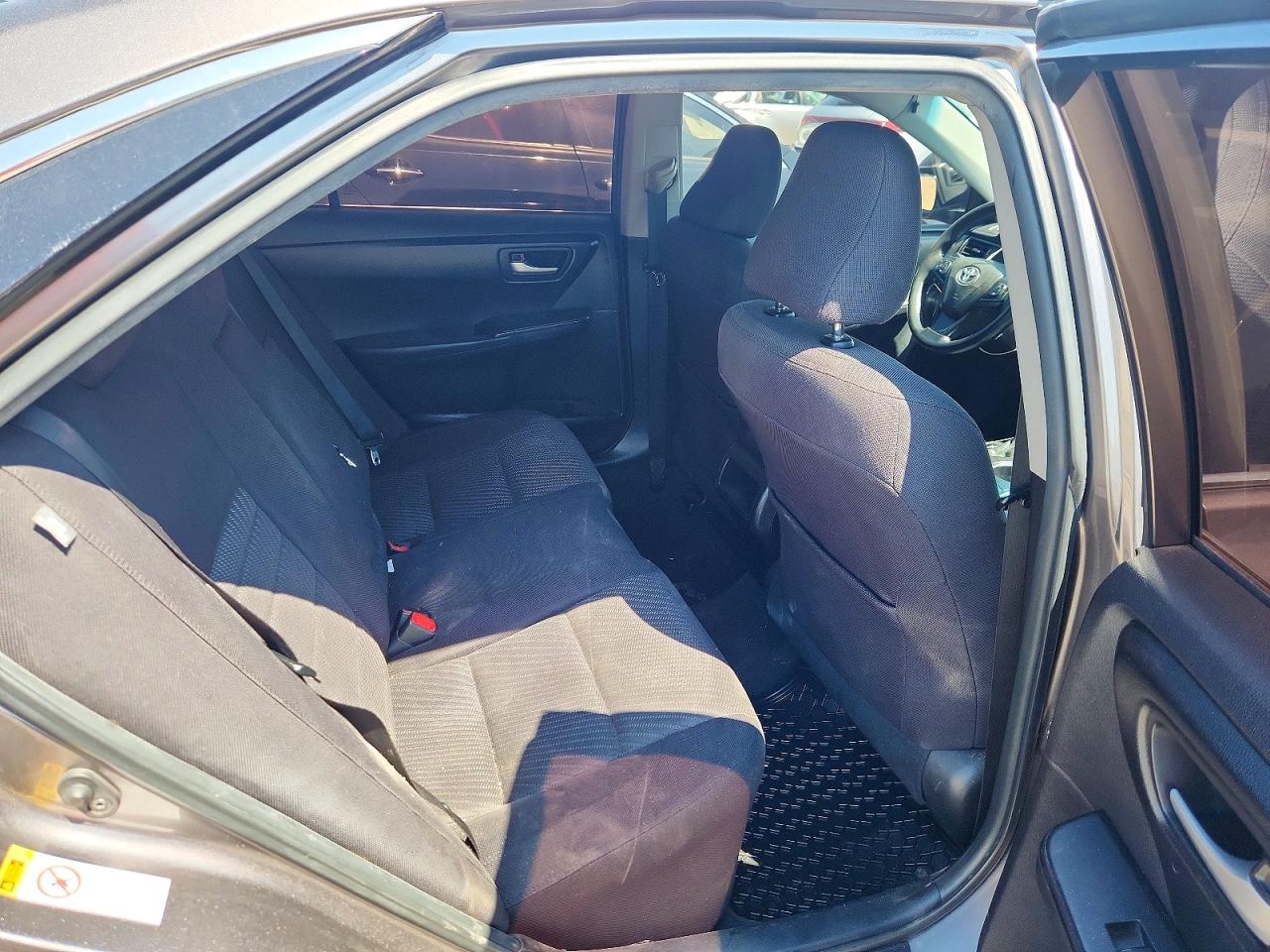 2015 Toyota Camry Le Gray vin: 4T1BF1FK4FU048815