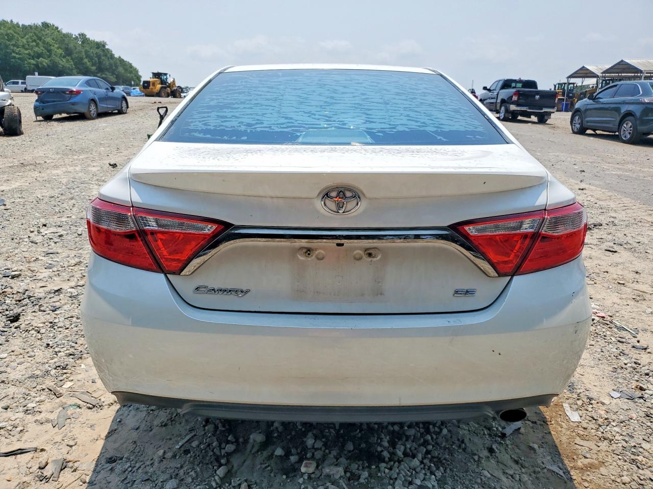 2015 Toyota Camry Se White vin: 4T1BF1FK4FU057613