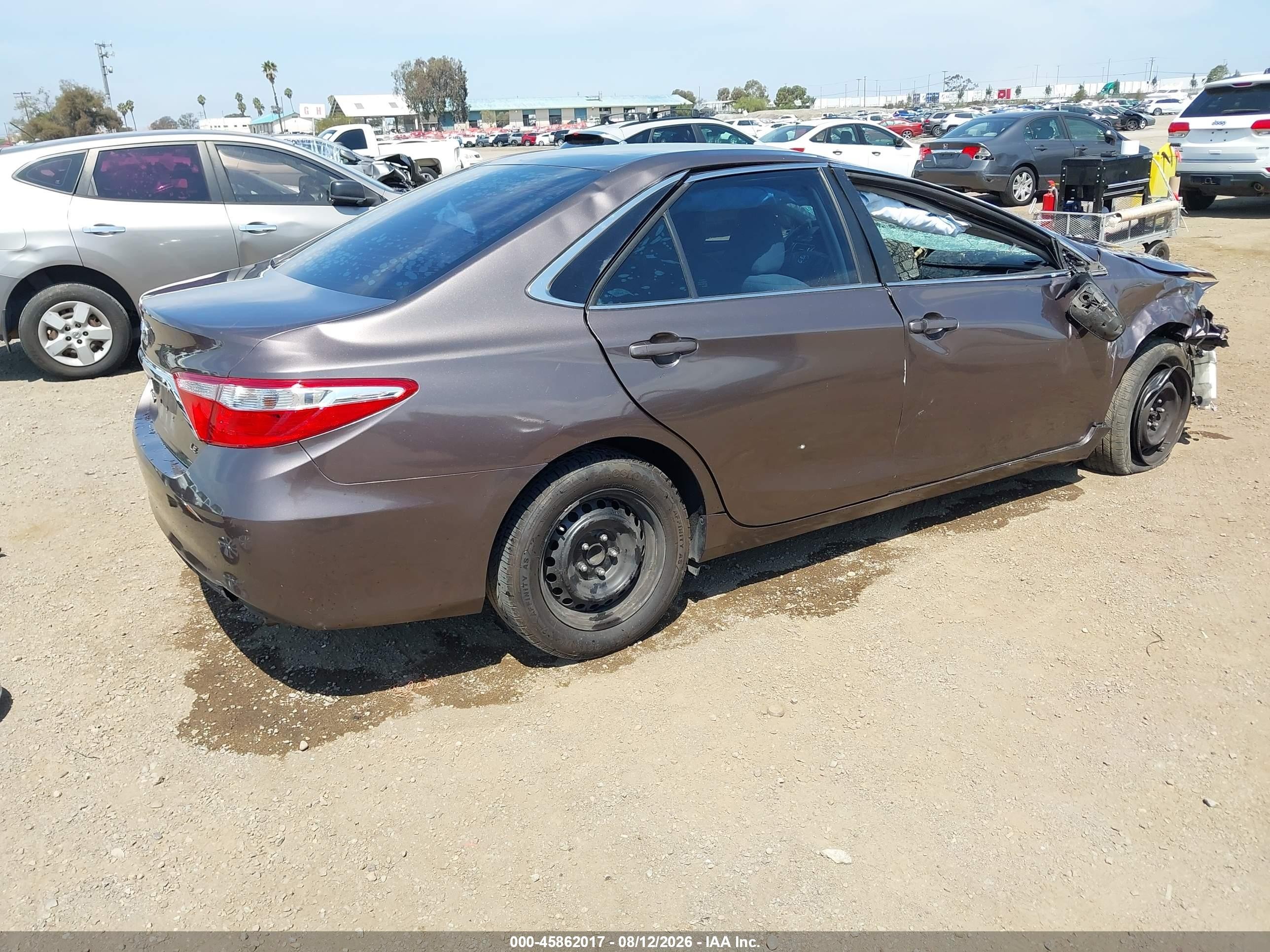 2015 Toyota Camry Le Желто-коричневый vin: 4T1BF1FK4FU065016
