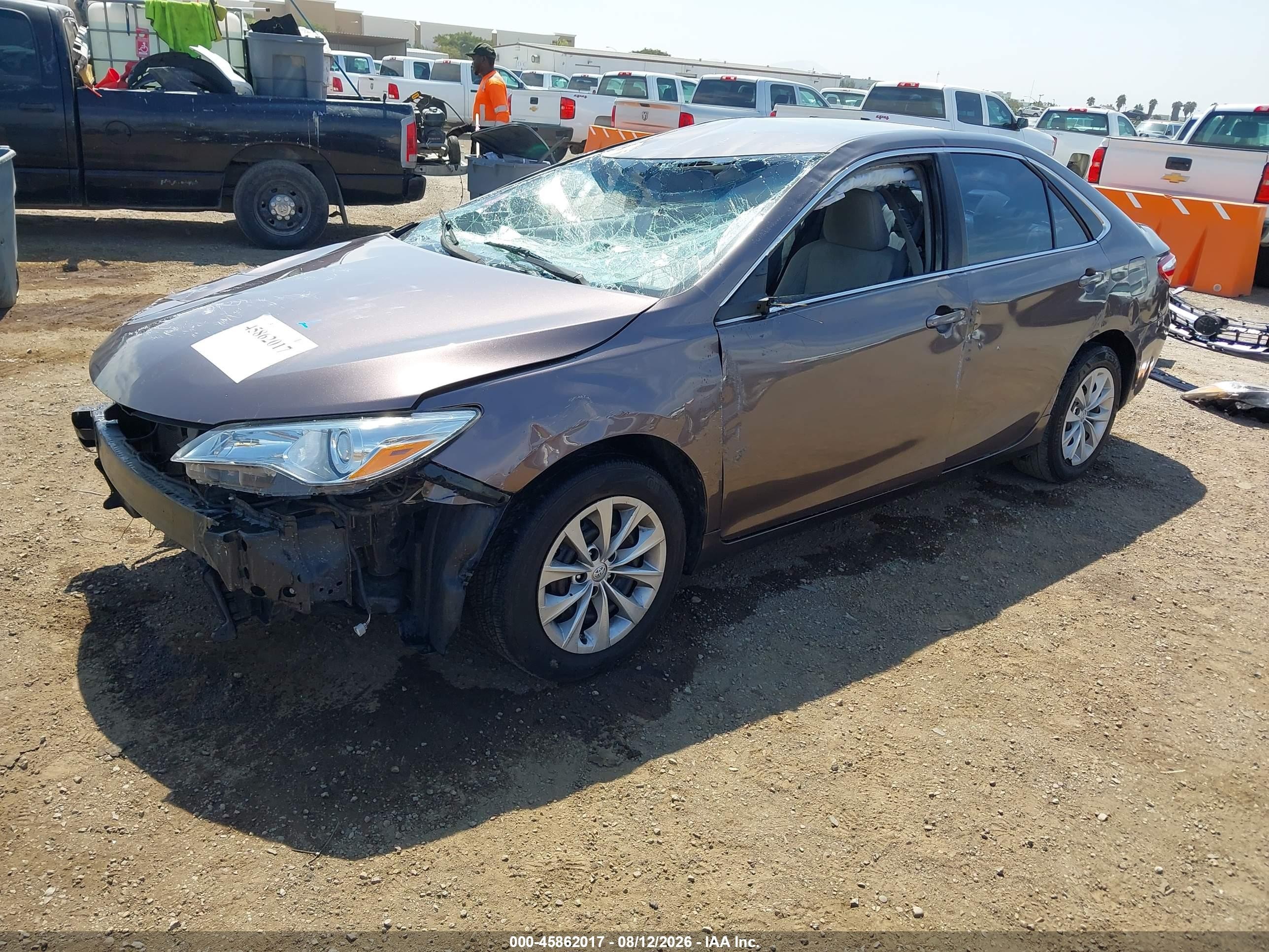 2015 Toyota Camry Le Желто-коричневый vin: 4T1BF1FK4FU065016