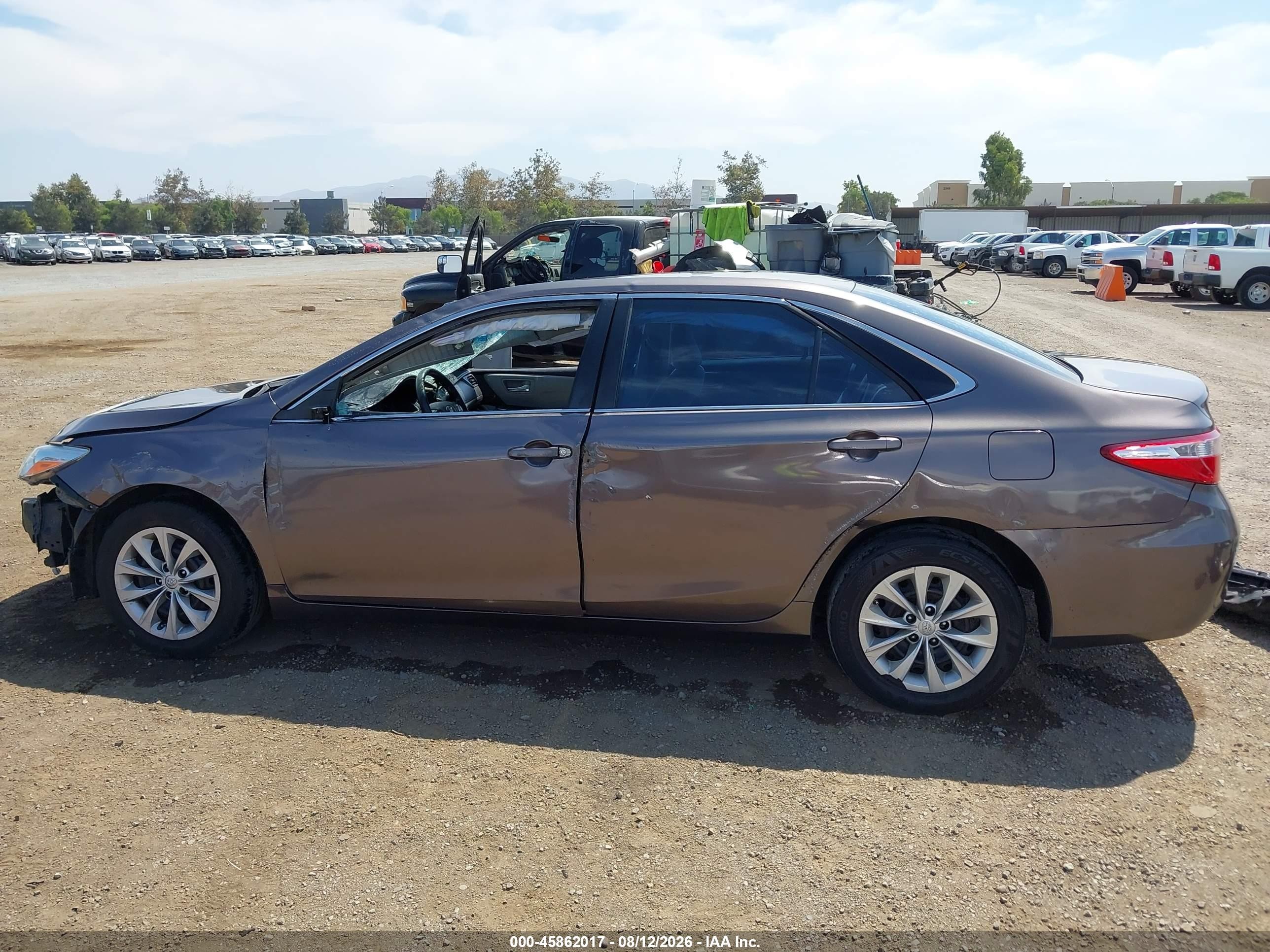 2015 Toyota Camry Le Желто-коричневый vin: 4T1BF1FK4FU065016