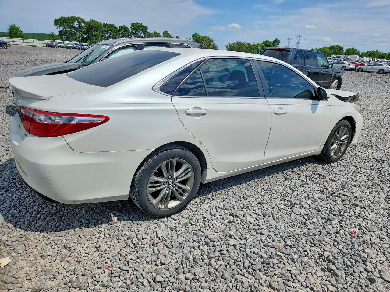 2015 Toyota Camry Se White vin: 4T1BF1FK4FU071575