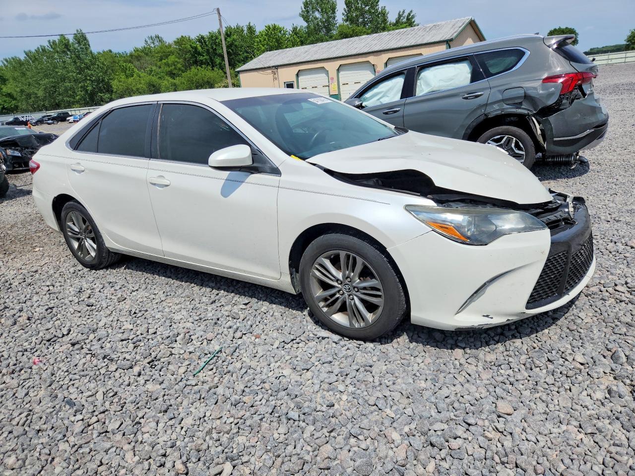 2015 Toyota Camry Se White vin: 4T1BF1FK4FU071575