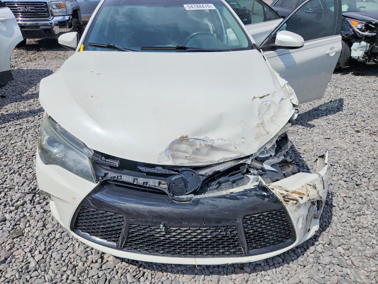 2015 Toyota Camry Se White vin: 4T1BF1FK4FU071575