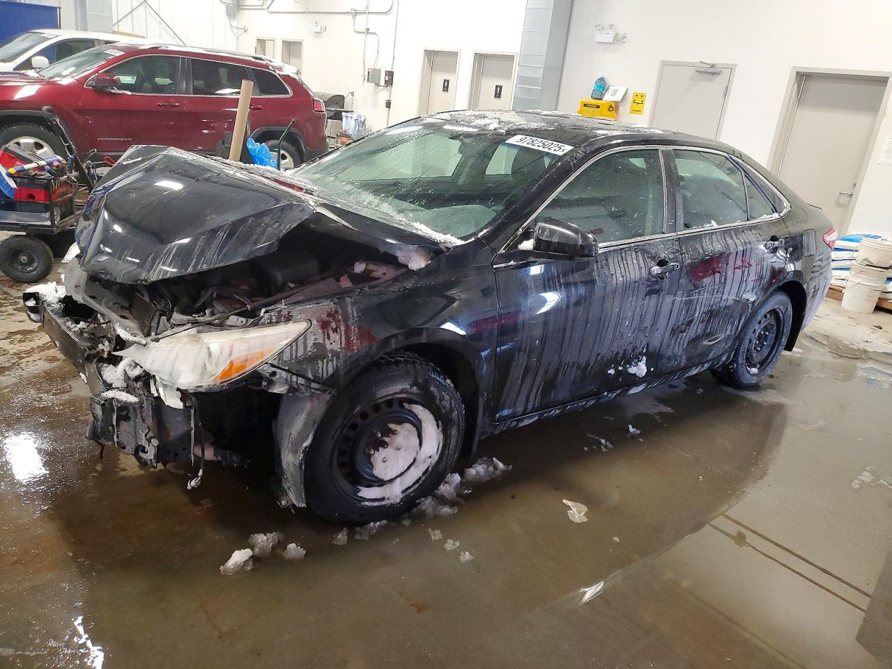 2015 Toyota Camry Le Черный vin: 4T1BF1FK4FU079028
