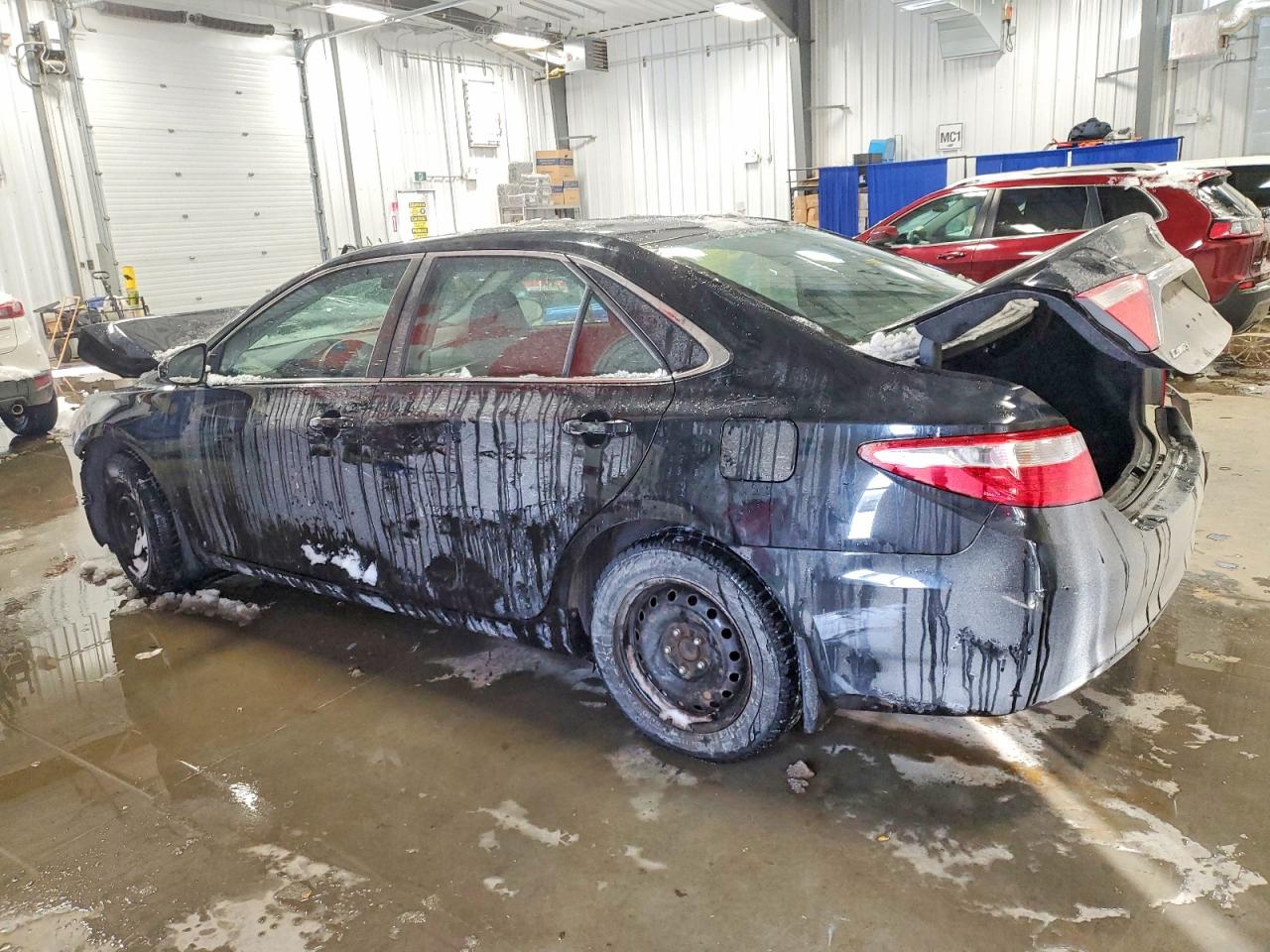 2015 Toyota Camry Le Черный vin: 4T1BF1FK4FU079028