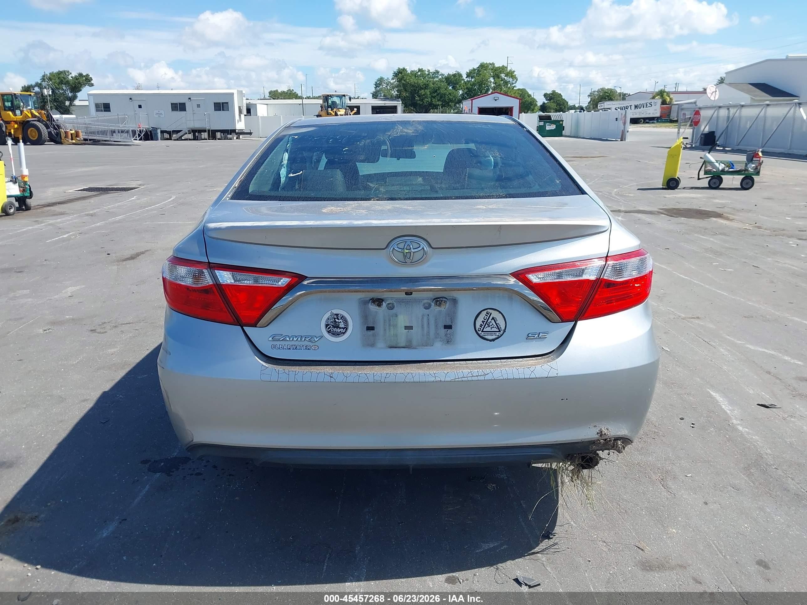 2015 Toyota Camry Se Silver vin: 4T1BF1FK4FU092216