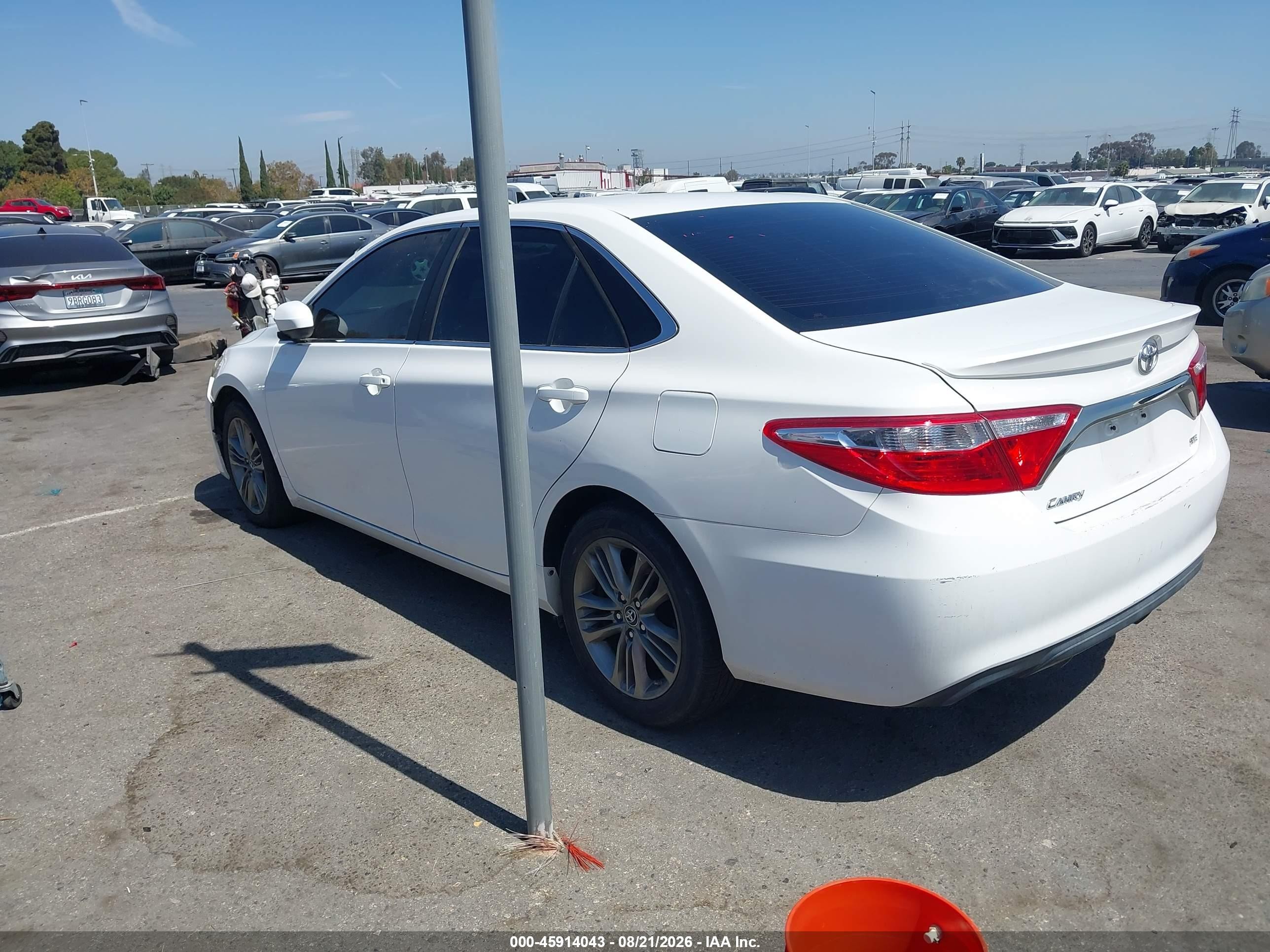 2015 Toyota Camry Se Белый vin: 4T1BF1FK4FU094905