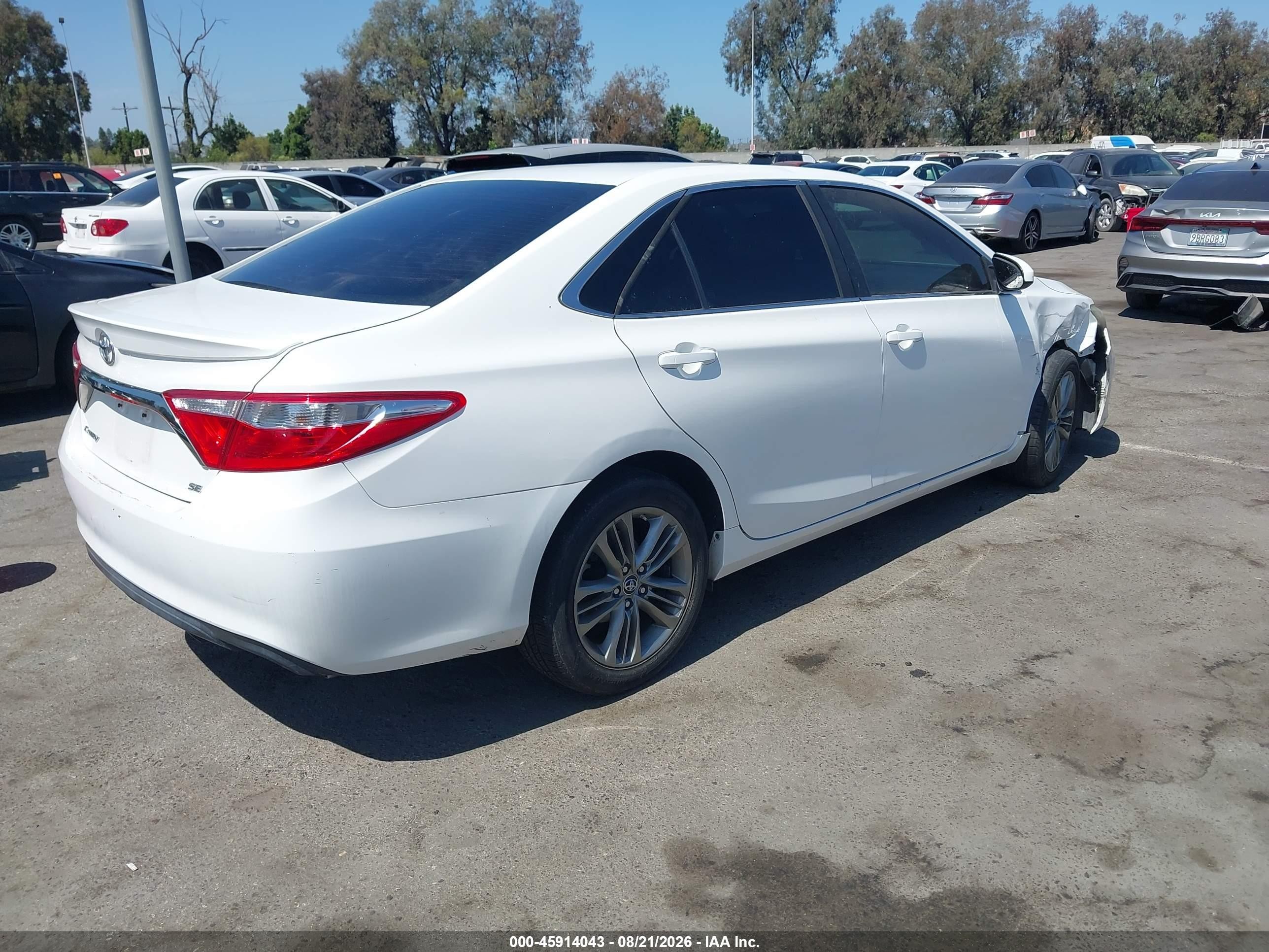 2015 Toyota Camry Se Белый vin: 4T1BF1FK4FU094905