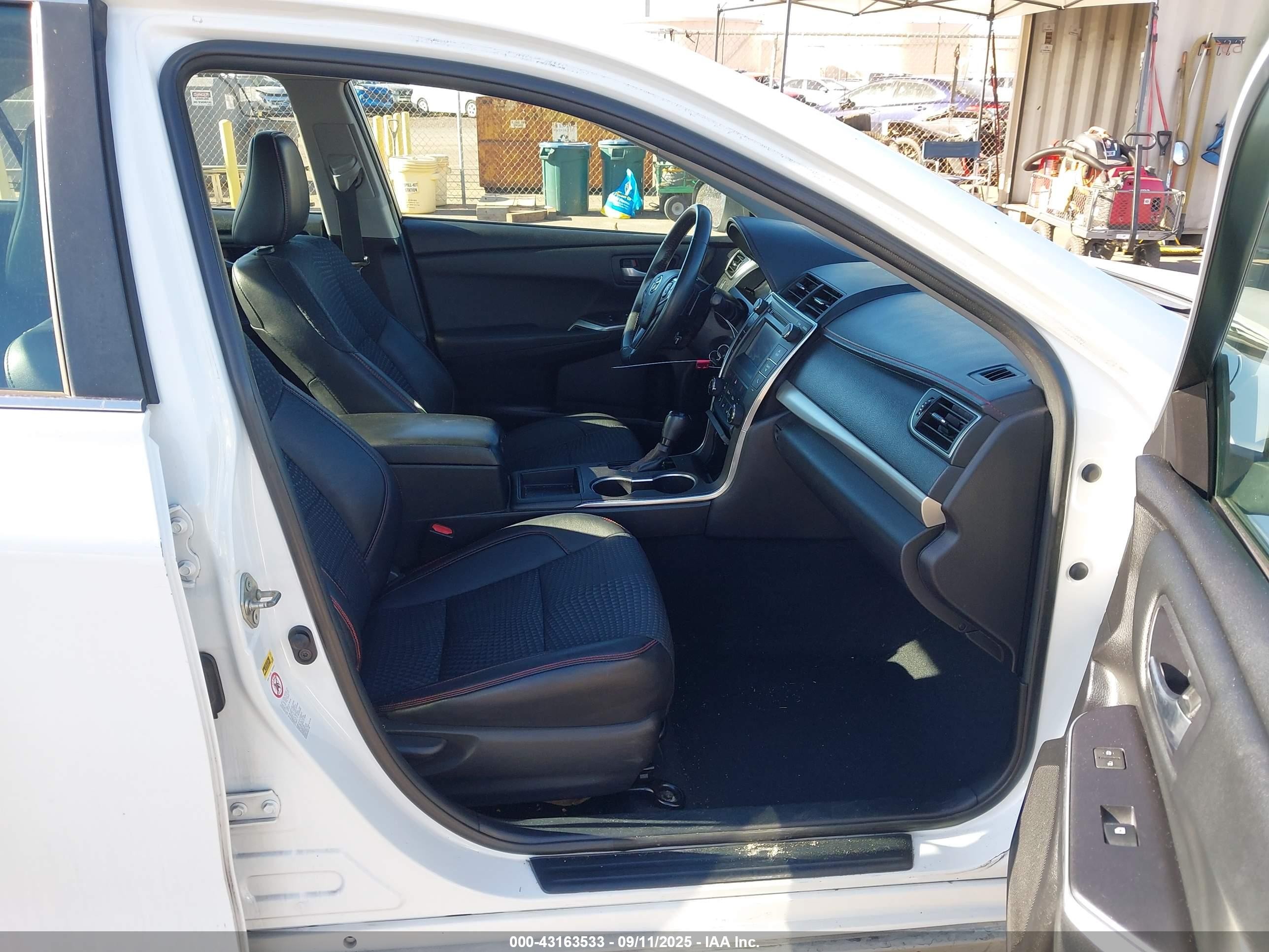 2015 Toyota Camry Se White vin: 4T1BF1FK4FU104428