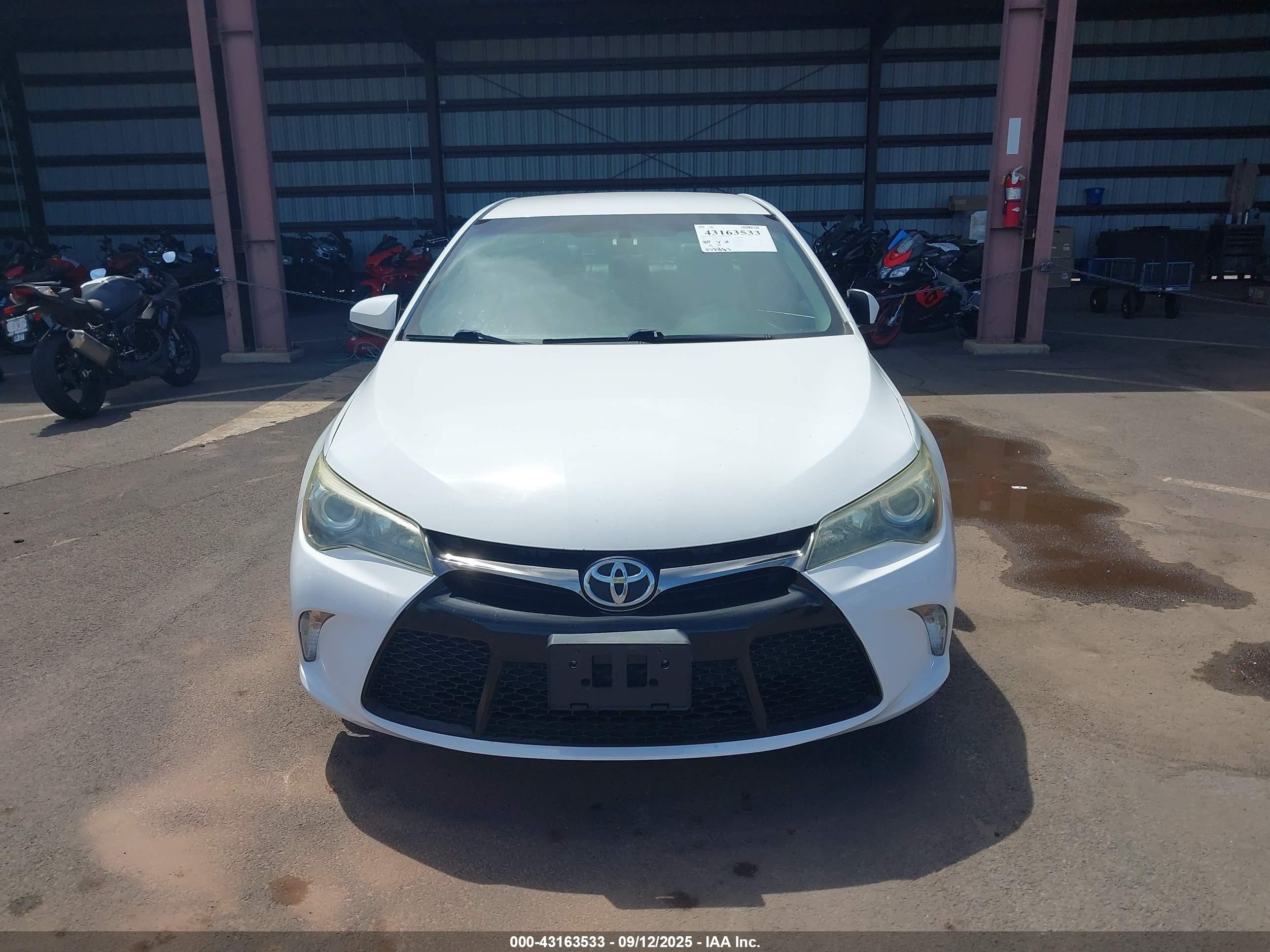 2015 Toyota Camry Se White vin: 4T1BF1FK4FU104428