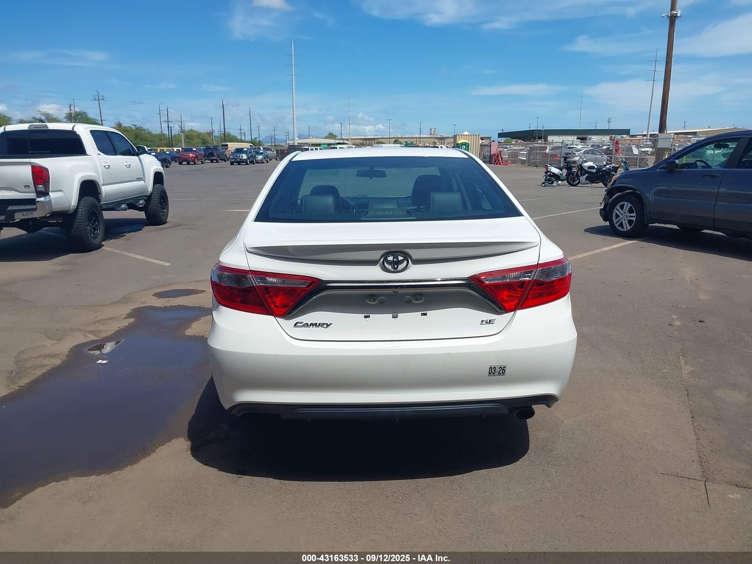 2015 Toyota Camry Se White vin: 4T1BF1FK4FU104428