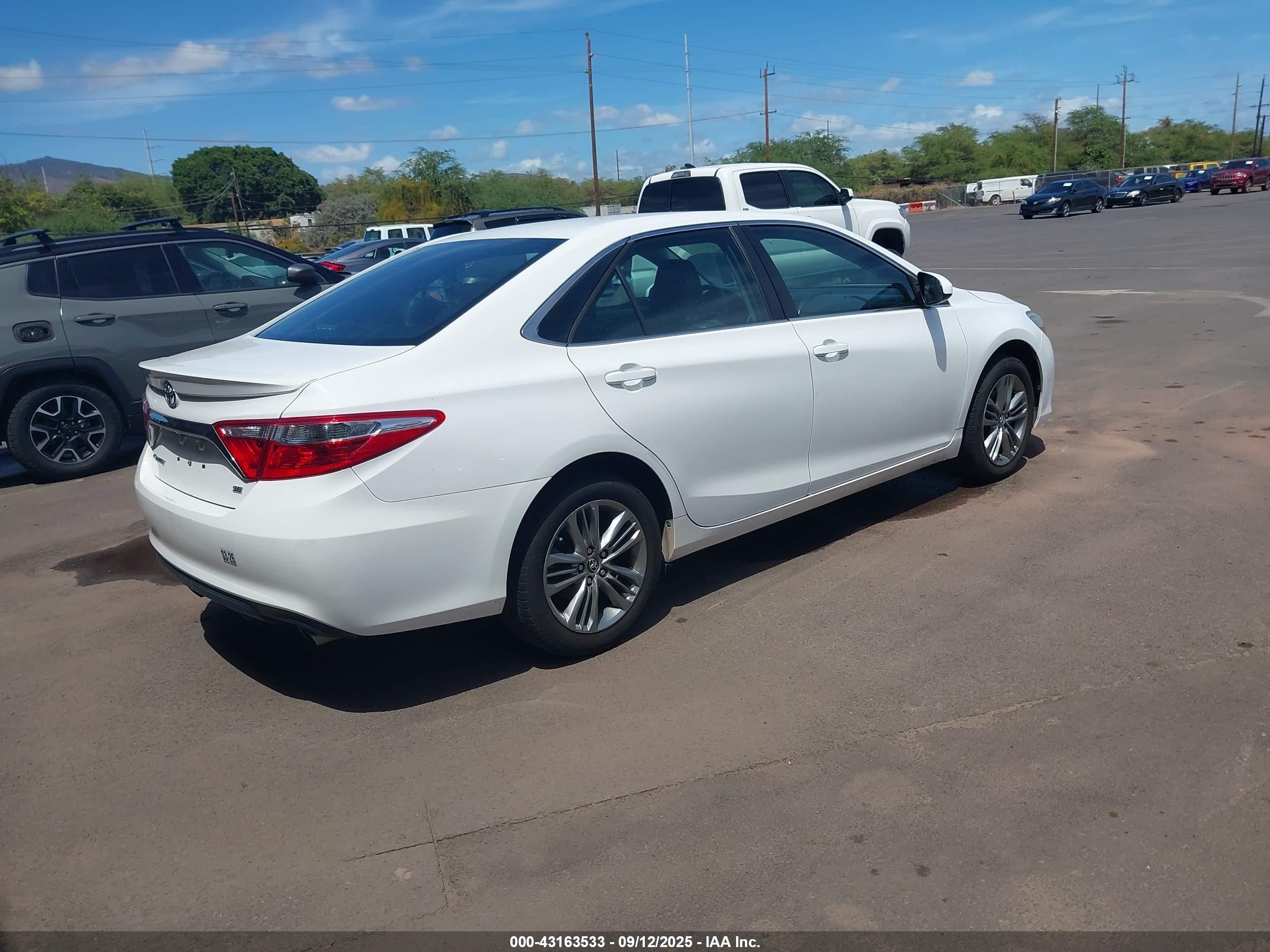 2015 Toyota Camry Se White vin: 4T1BF1FK4FU104428