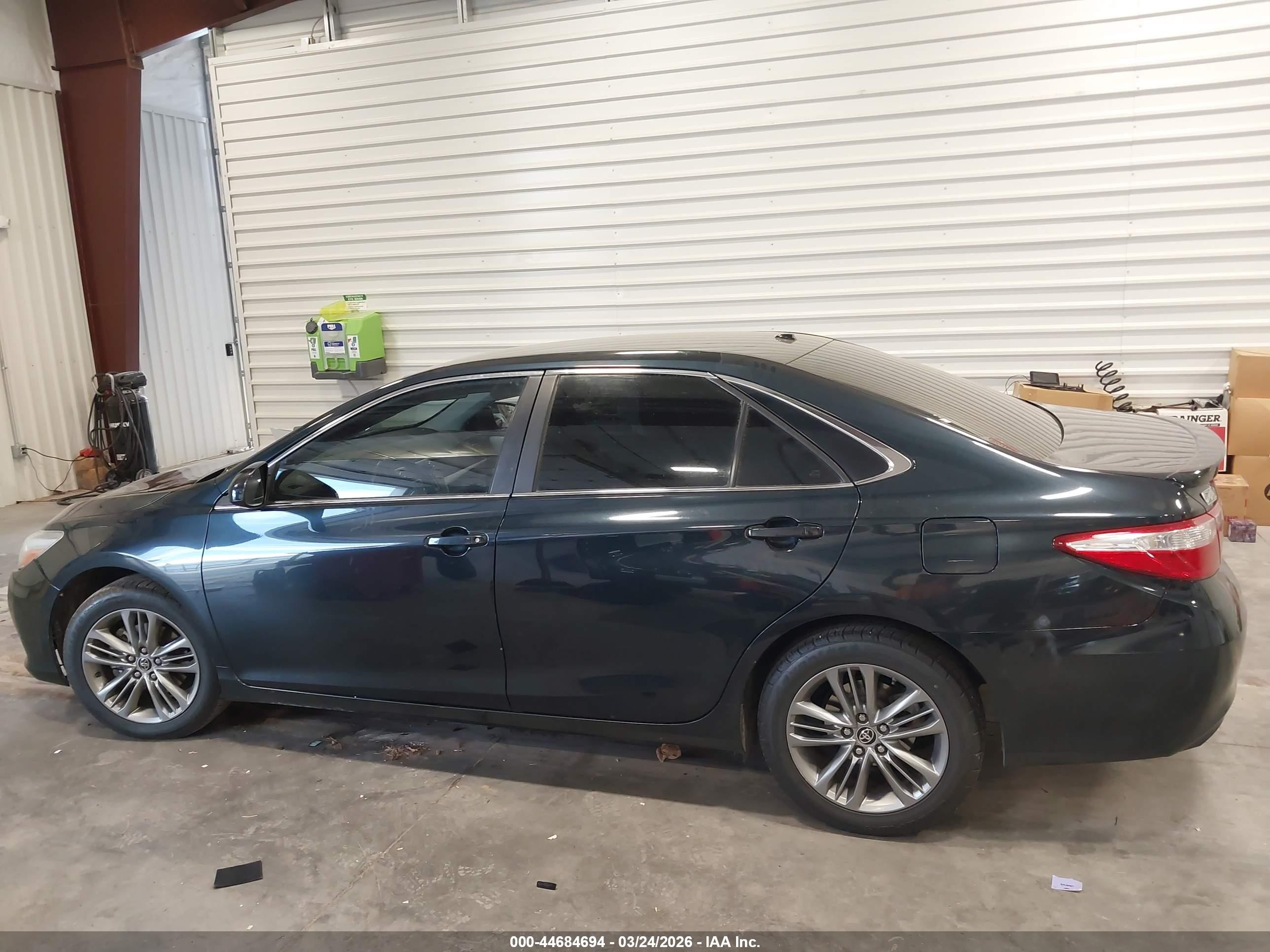 2015 Toyota Camry Se Dark Blue vin: 4T1BF1FK4FU478294