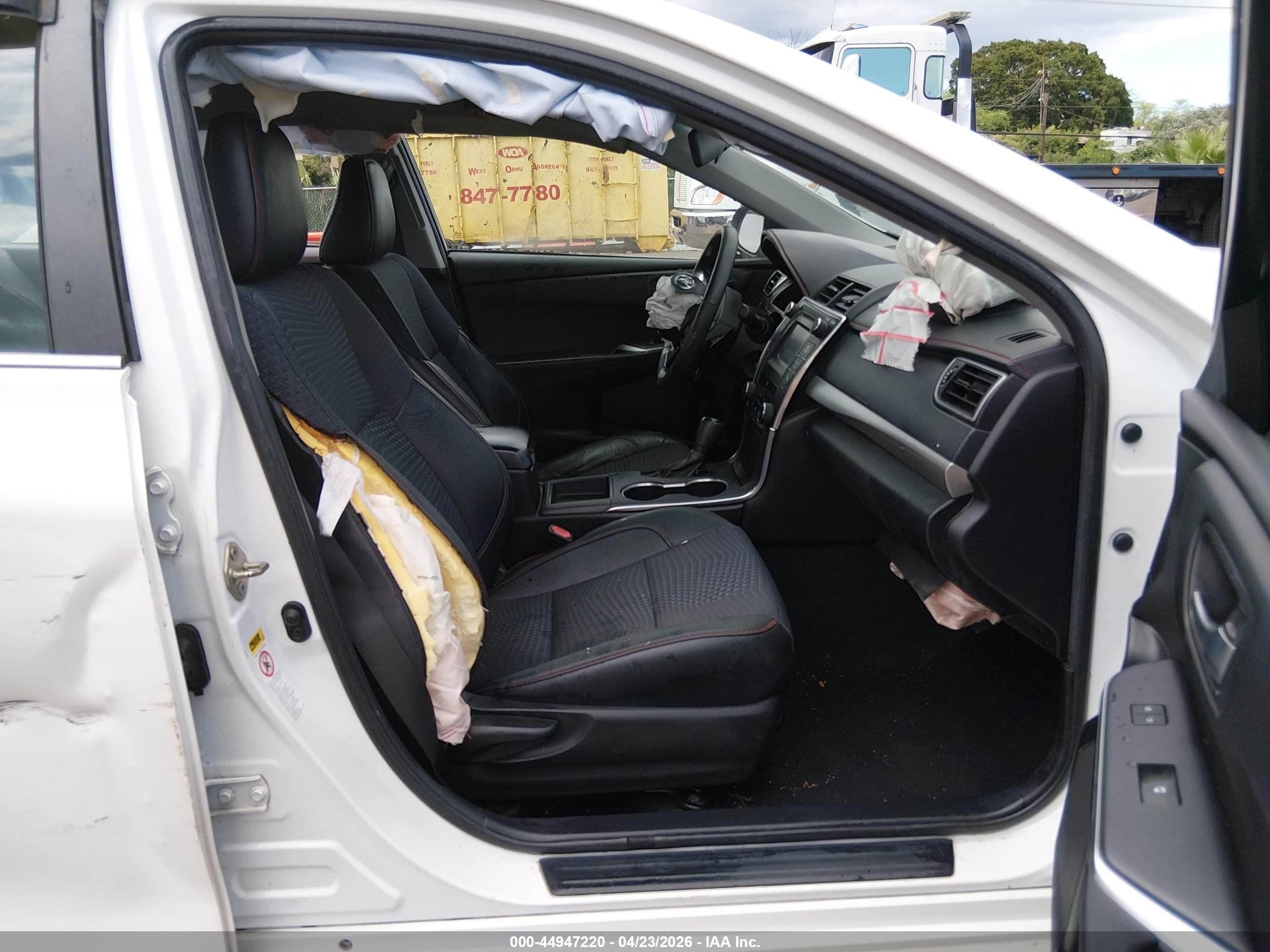 2015 Toyota Camry Se White vin: 4T1BF1FK4FU479302