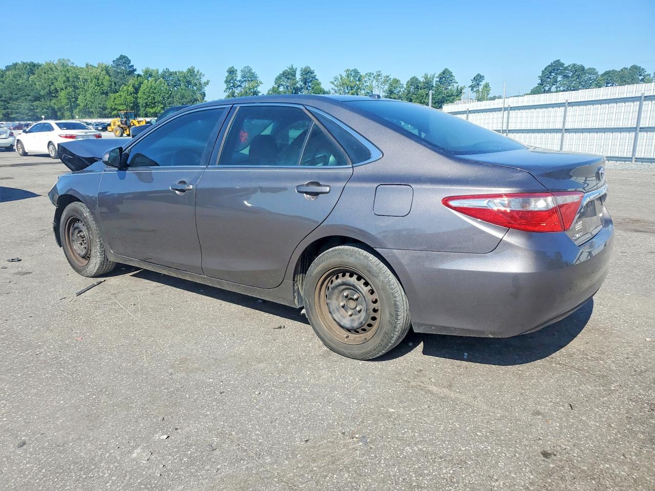 2015 Toyota Camry Le Gray vin: 4T1BF1FK4FU479882
