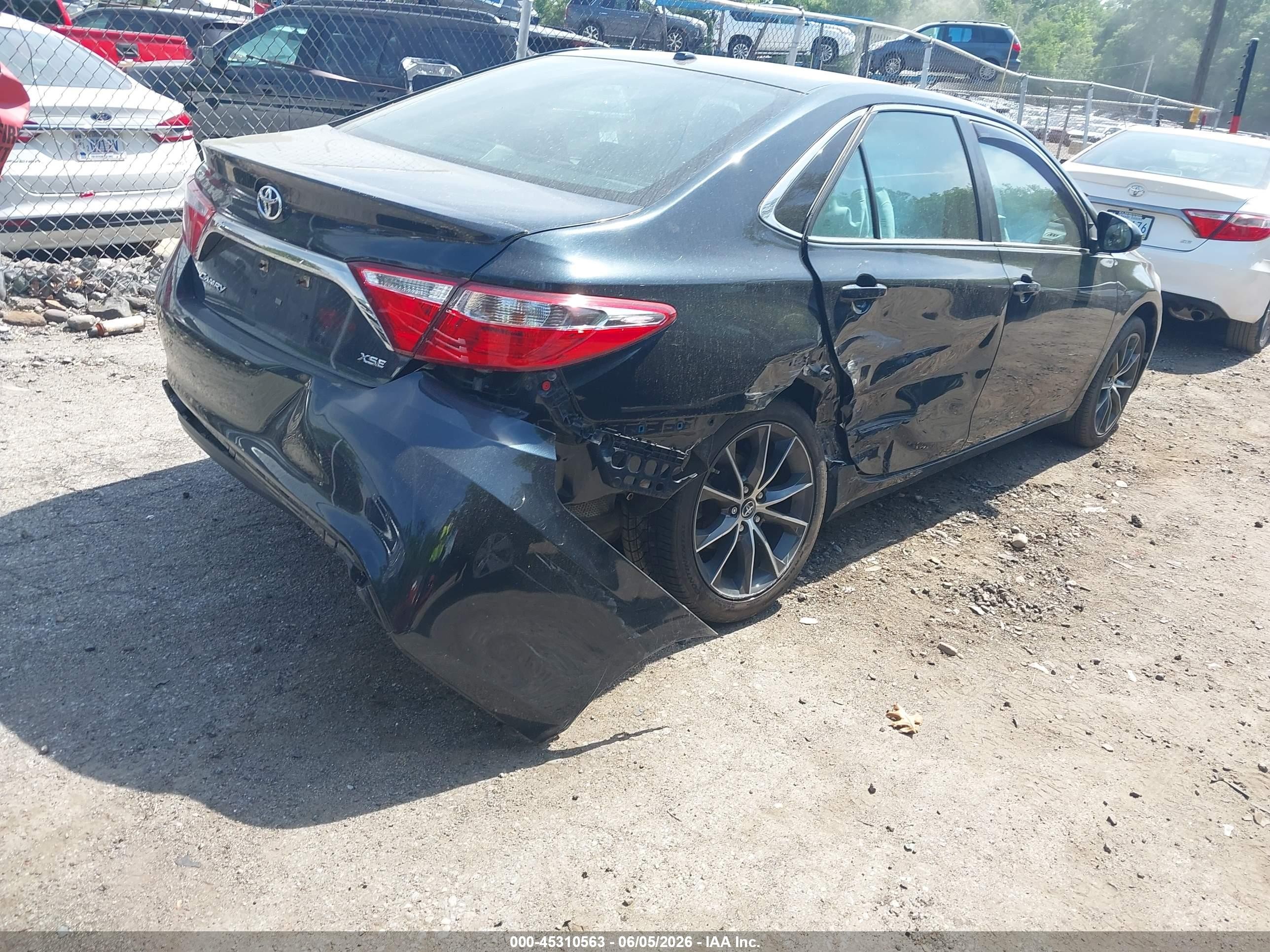 2015 Toyota Camry Xse Blue vin: 4T1BF1FK4FU490073