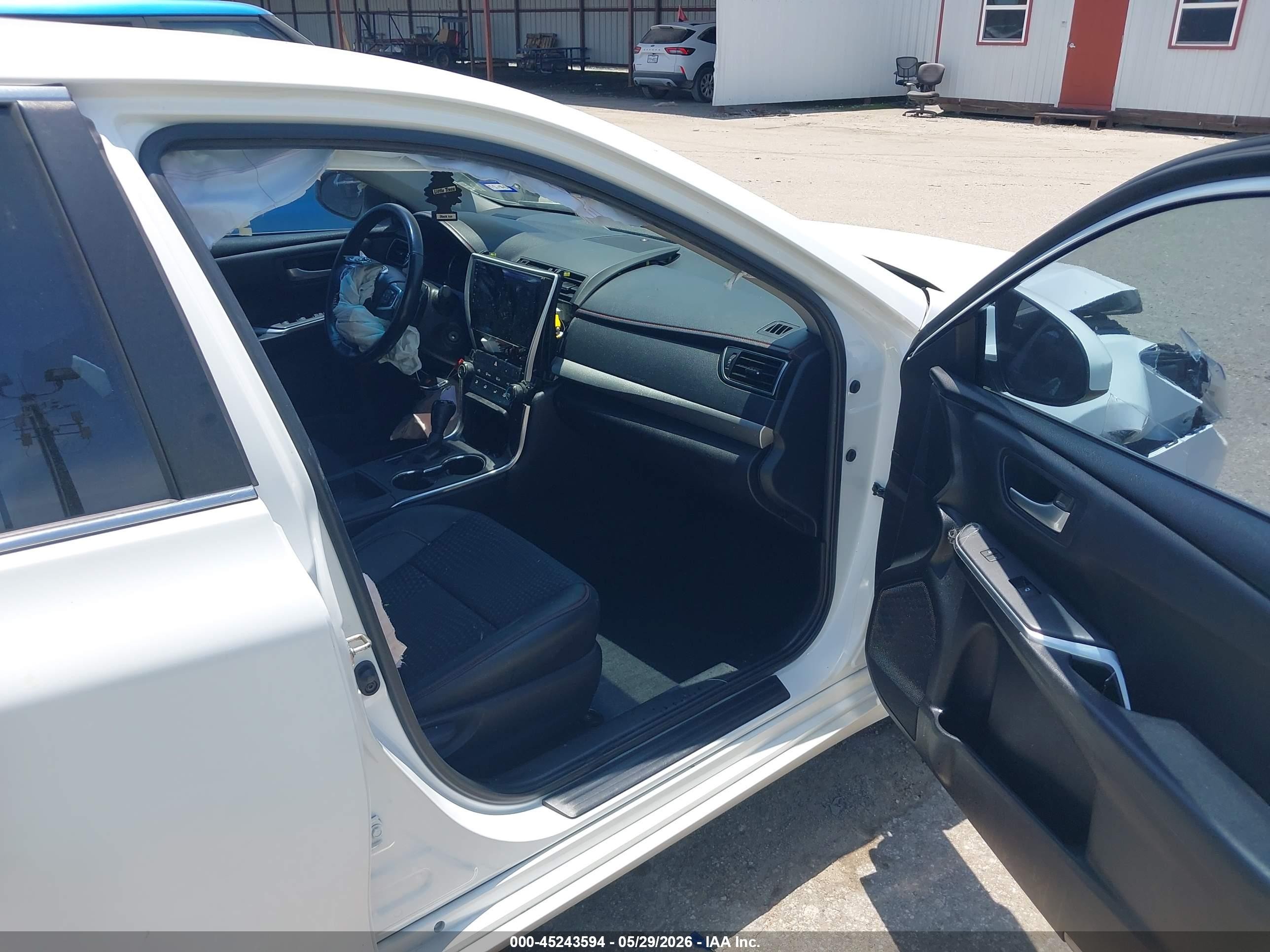 2015 Toyota Camry Se White vin: 4T1BF1FK4FU493619
