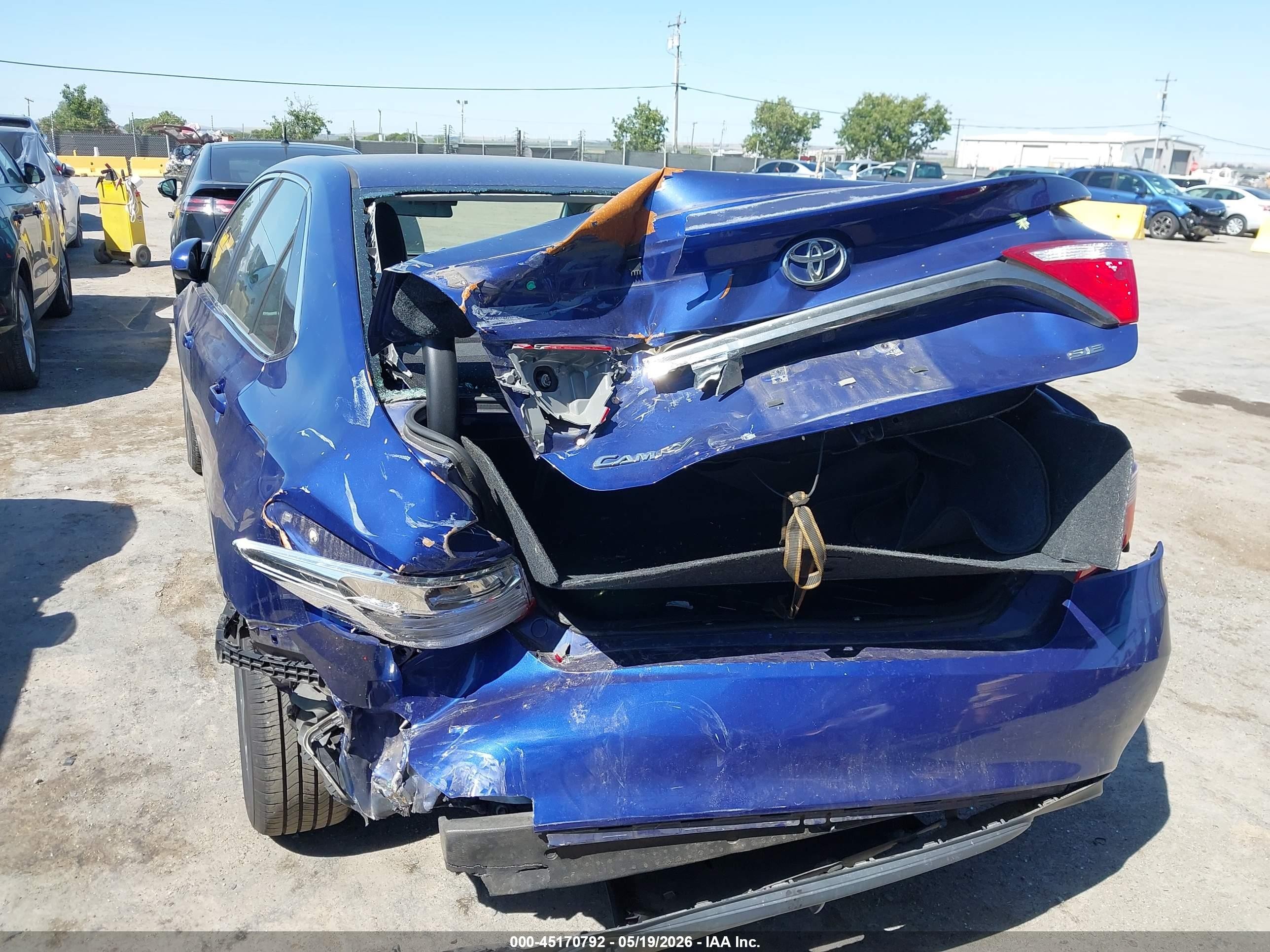 2015 Toyota Camry Se Dark Blue vin: 4T1BF1FK4FU883197