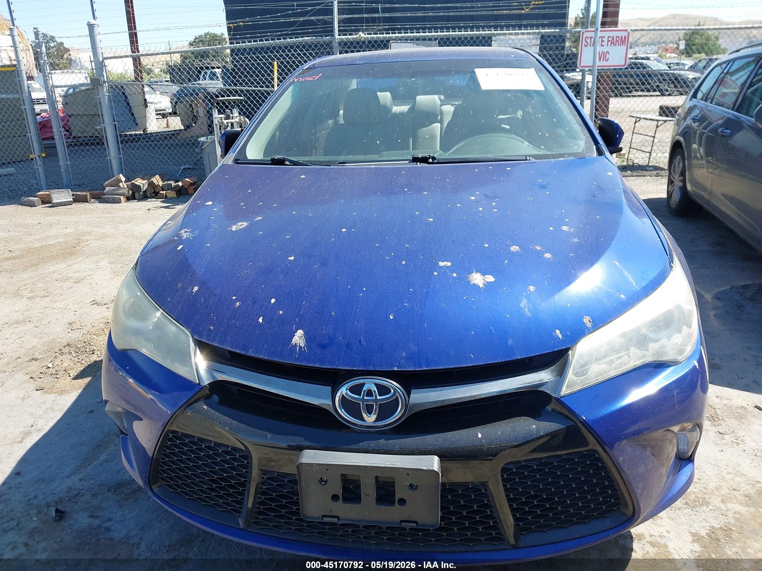 2015 Toyota Camry Se Dark Blue vin: 4T1BF1FK4FU883197