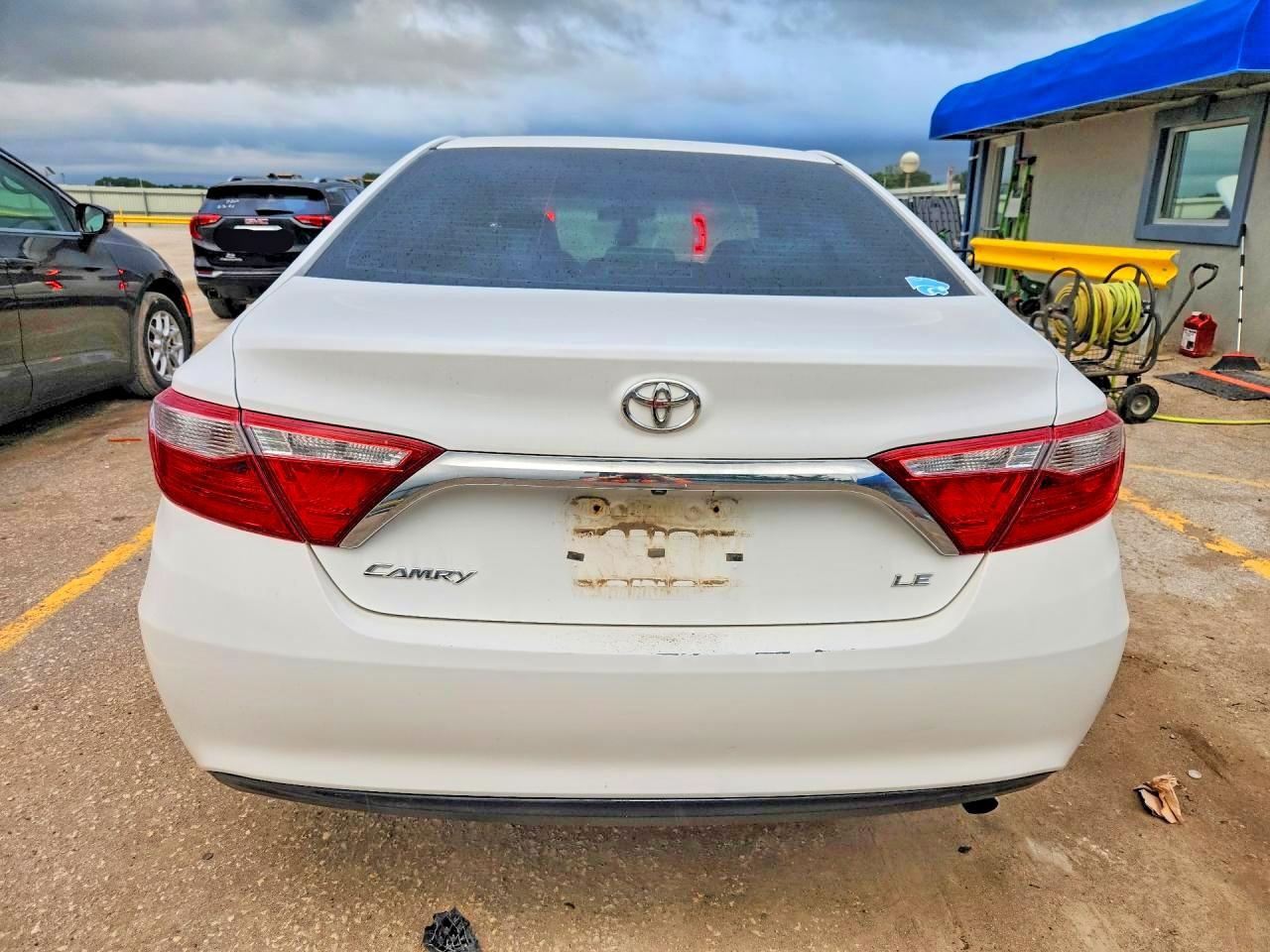 2015 Toyota Camry White vin: 4T1BF1FK4FU884821