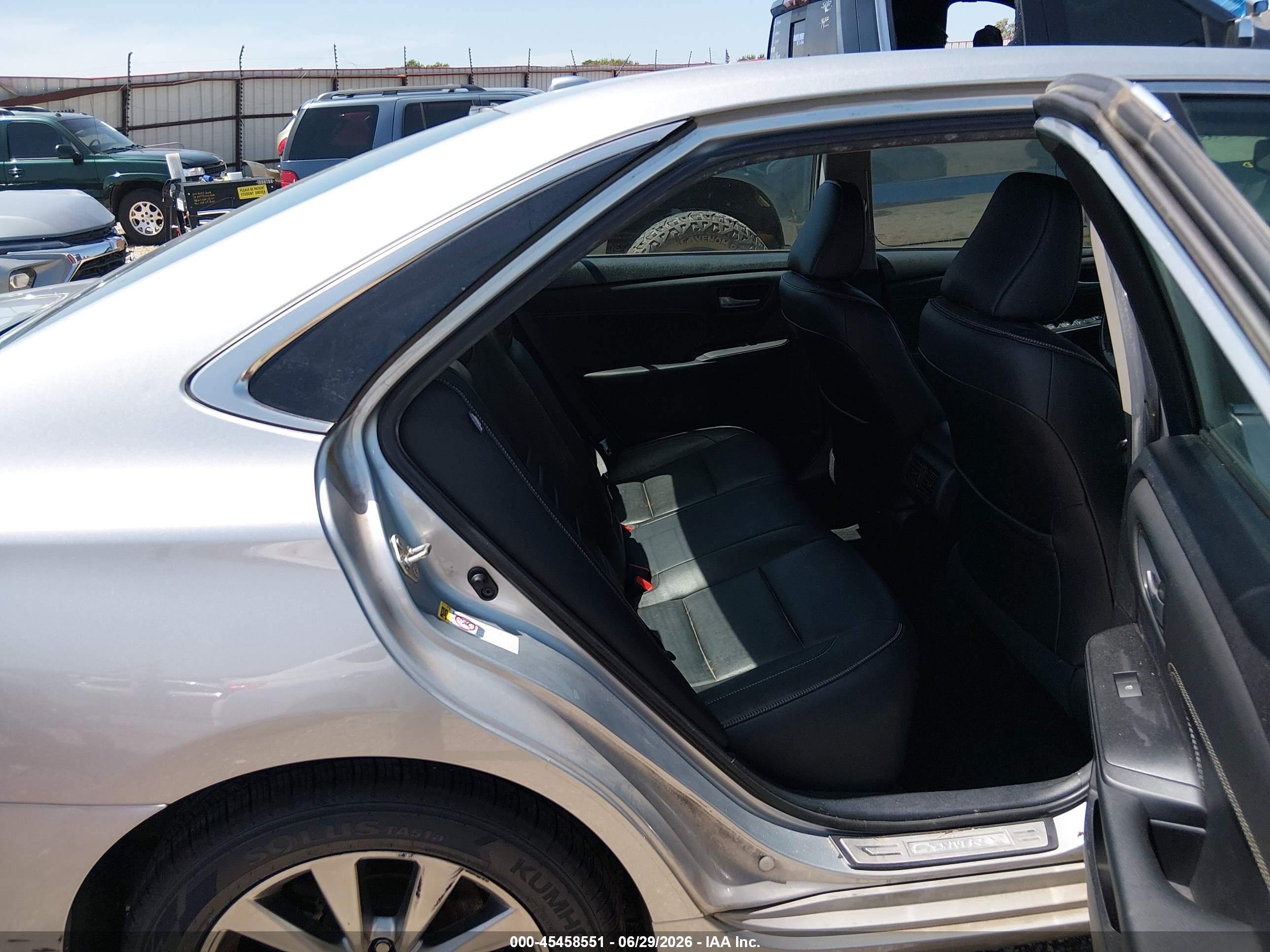 2015 Toyota Camry Xle Silver vin: 4T1BF1FK4FU885001
