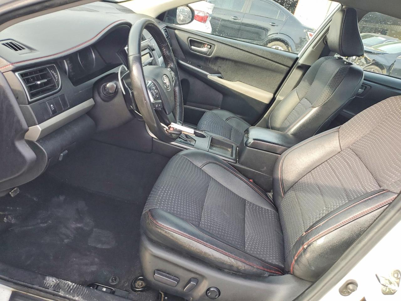 2015 Toyota Camry Le White vin: 4T1BF1FK4FU892109