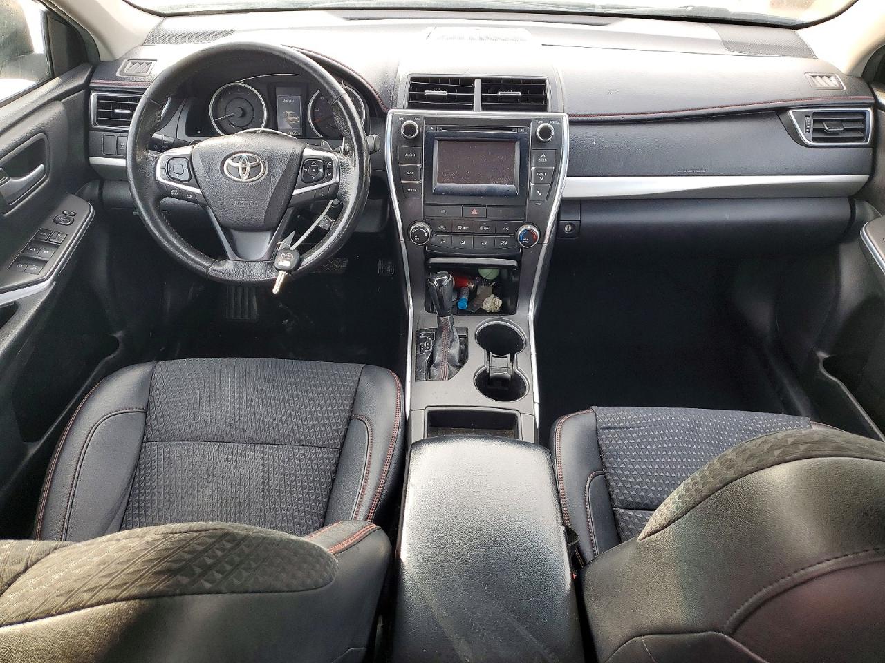 2015 Toyota Camry Le White vin: 4T1BF1FK4FU892109
