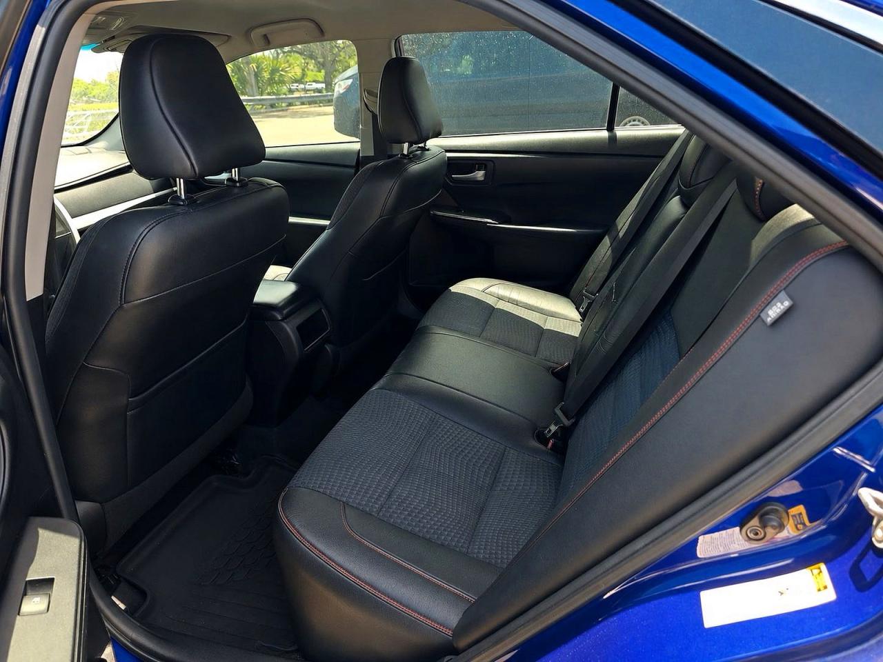 2015 Toyota Camry Se Blue vin: 4T1BF1FK4FU894152