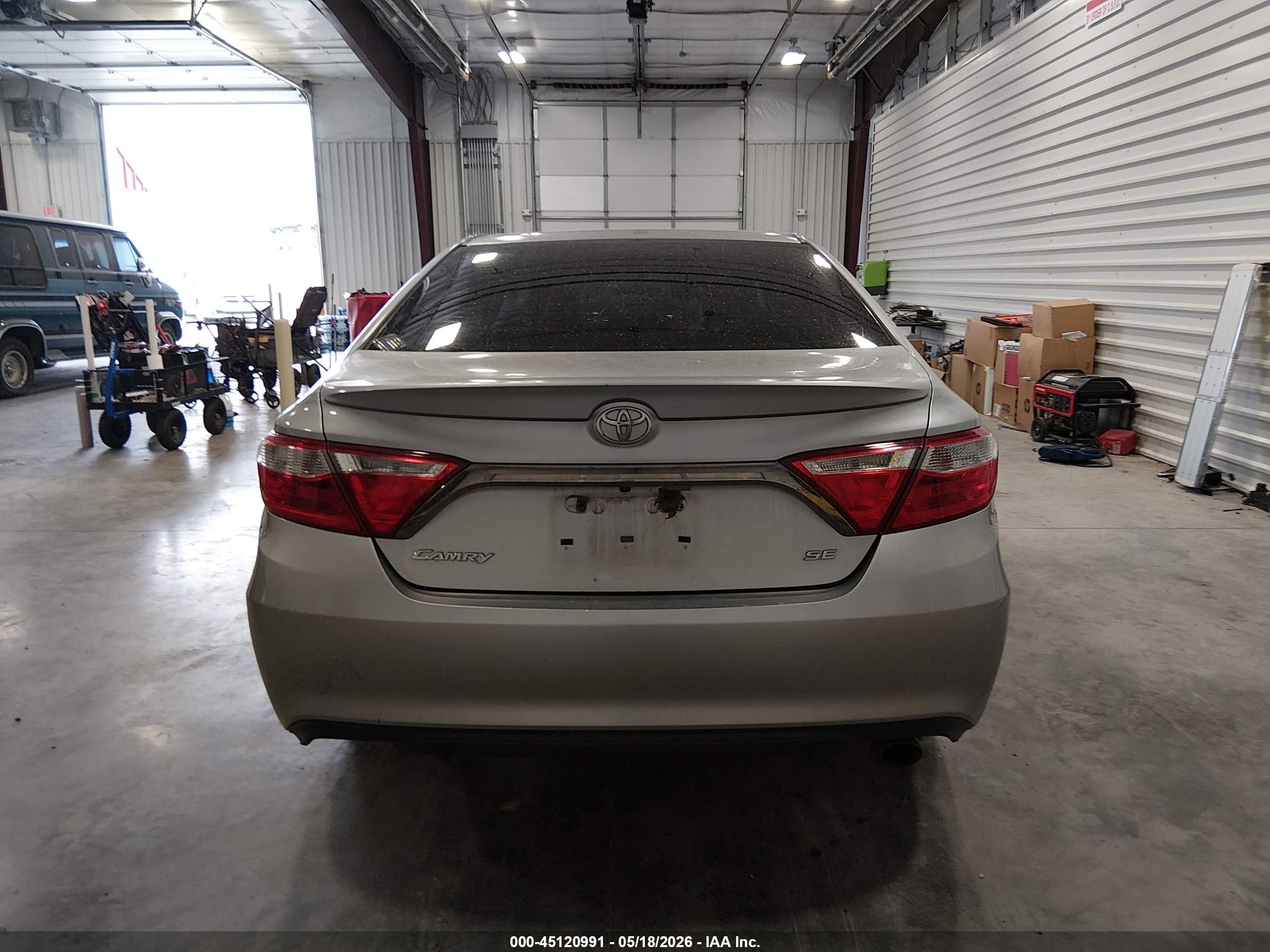 2015 Toyota Camry Se Silver vin: 4T1BF1FK4FU913265