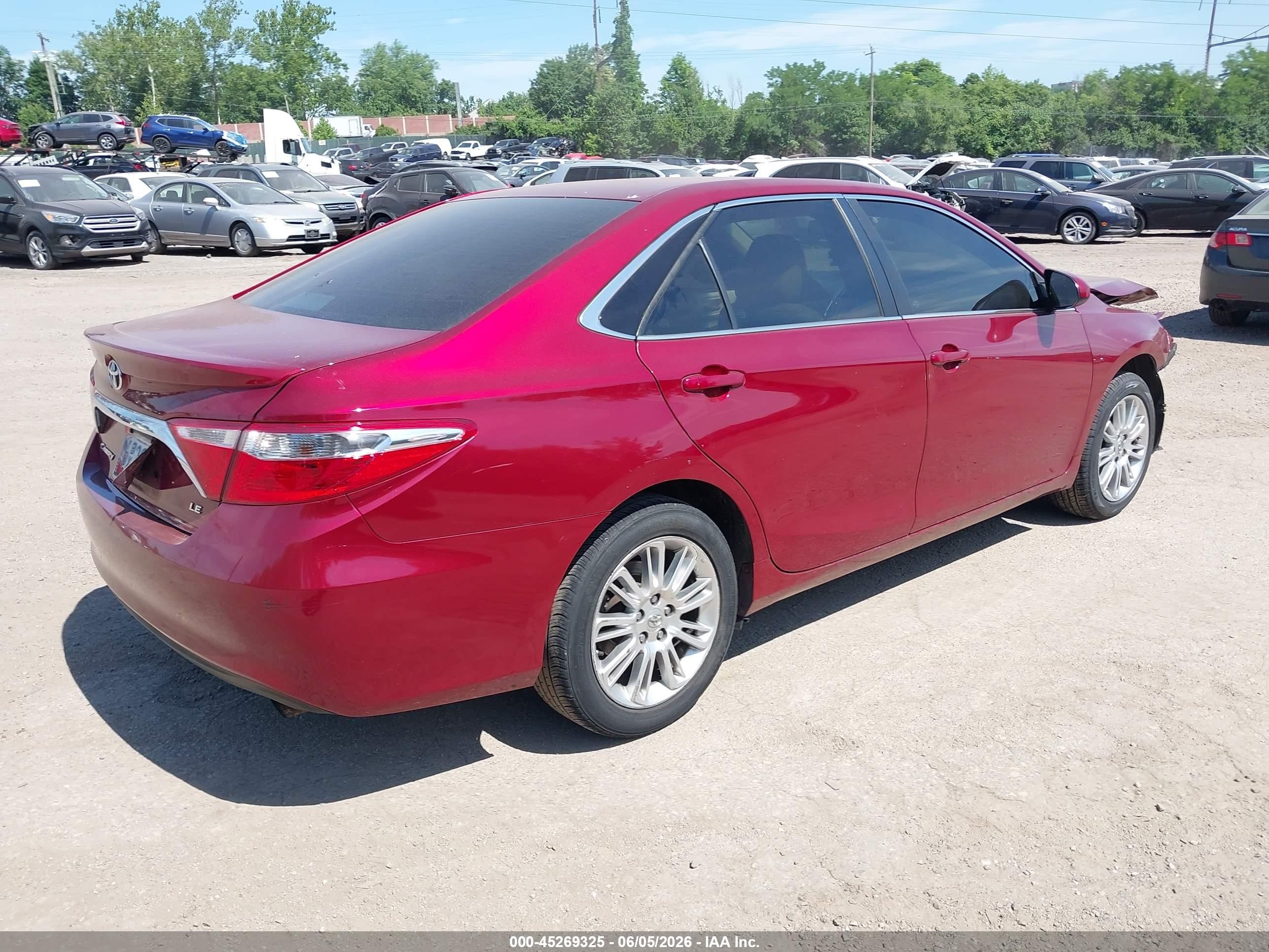 2015 Toyota Camry Le Burgundy vin: 4T1BF1FK4FU925285