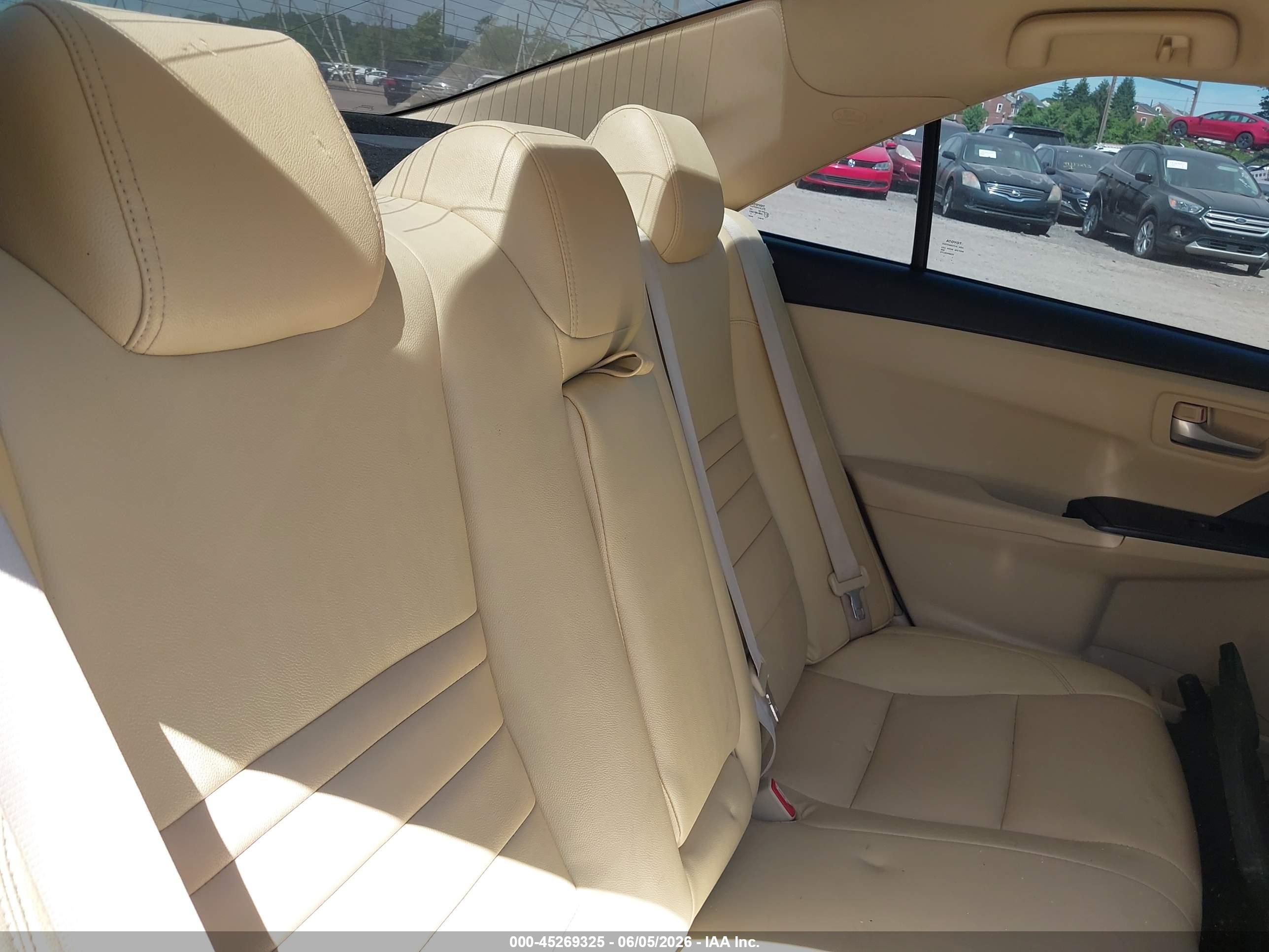 2015 Toyota Camry Le Burgundy vin: 4T1BF1FK4FU925285