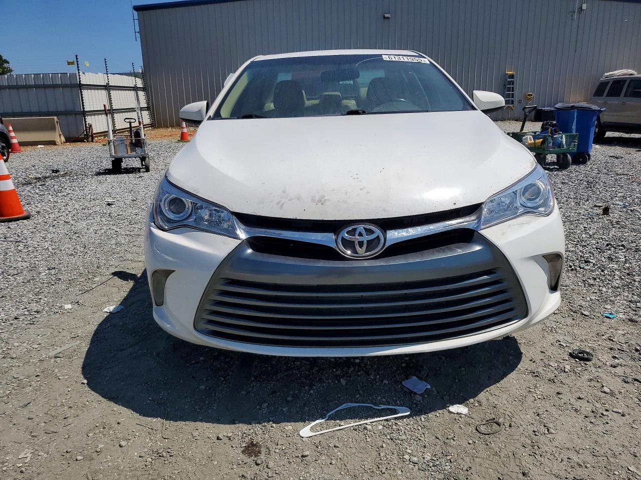2015 Toyota Camry Xle White vin: 4T1BF1FK4FU927201