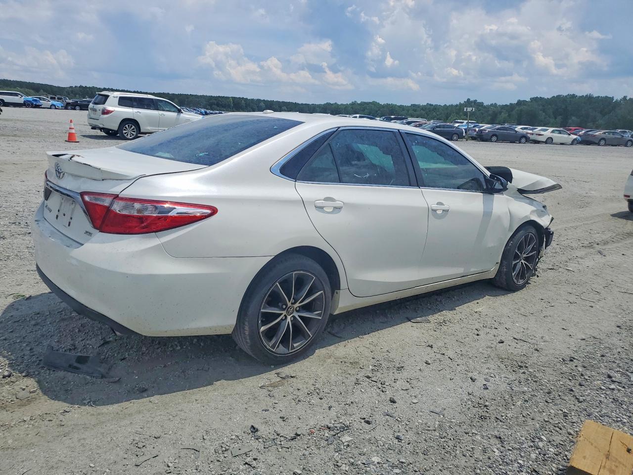 2015 Toyota Camry Xse White vin: 4T1BF1FK4FU929577