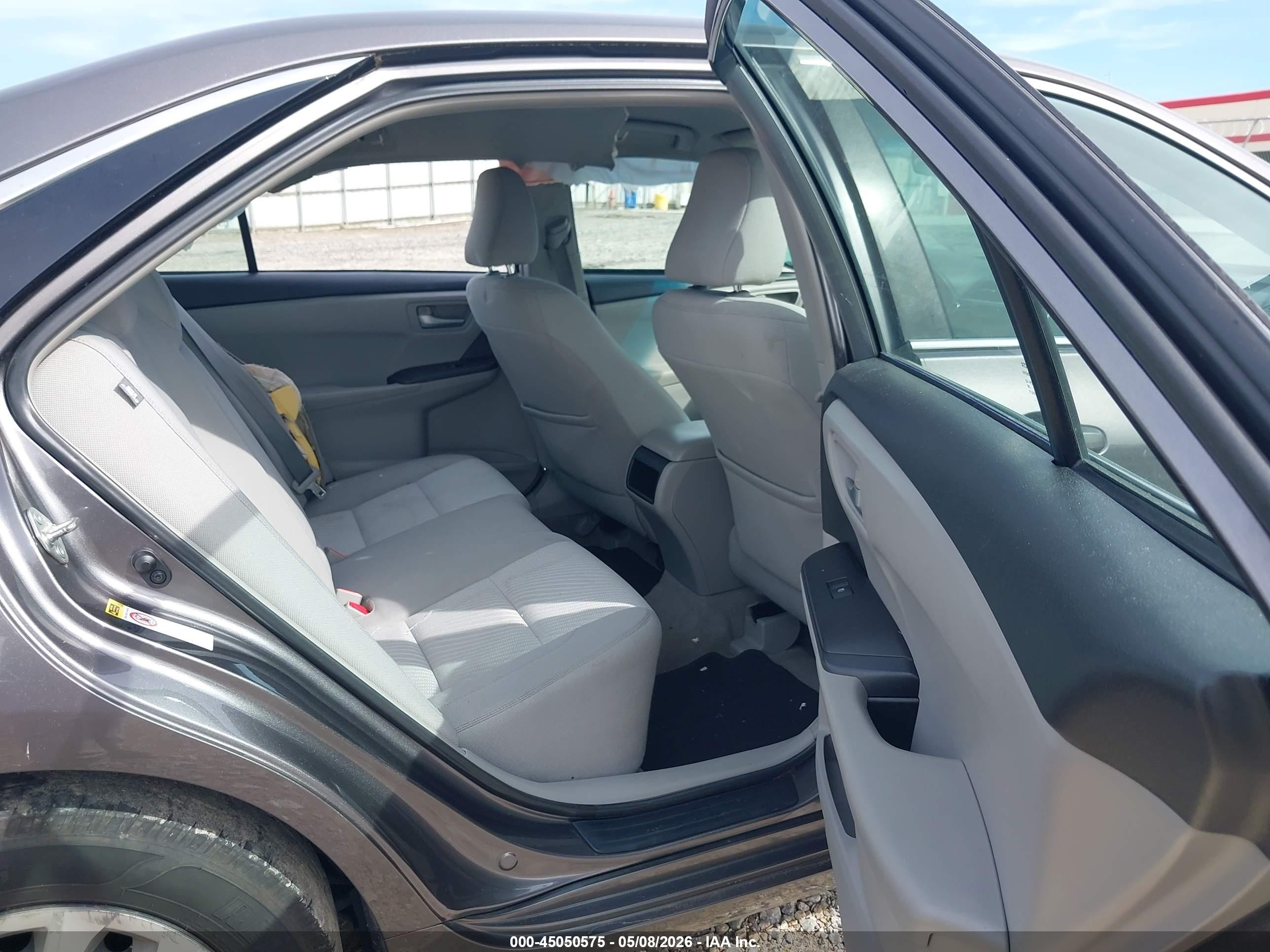 2015 Toyota Camry Le Серый vin: 4T1BF1FK4FU941664