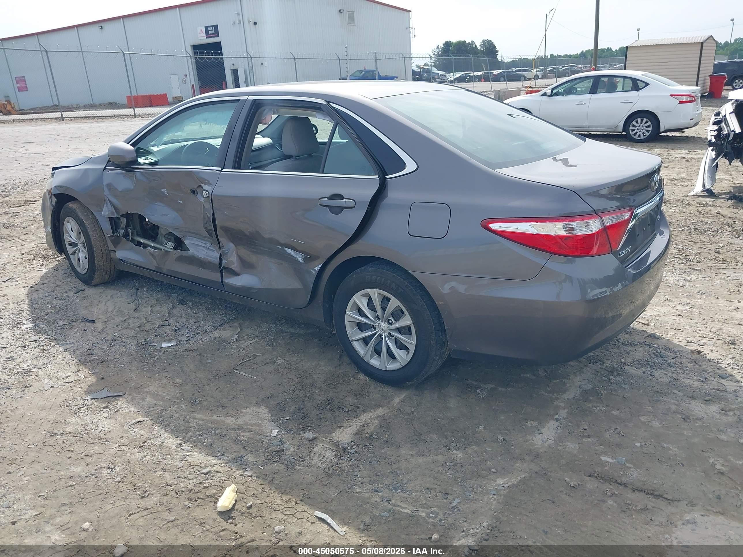 2015 Toyota Camry Le Серый vin: 4T1BF1FK4FU941664