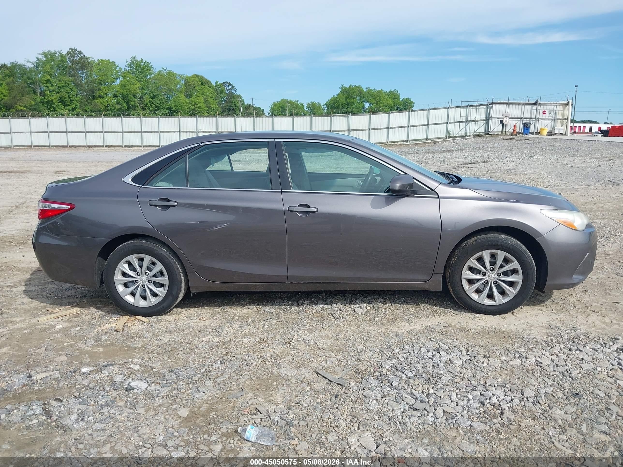 2015 Toyota Camry Le Серый vin: 4T1BF1FK4FU941664