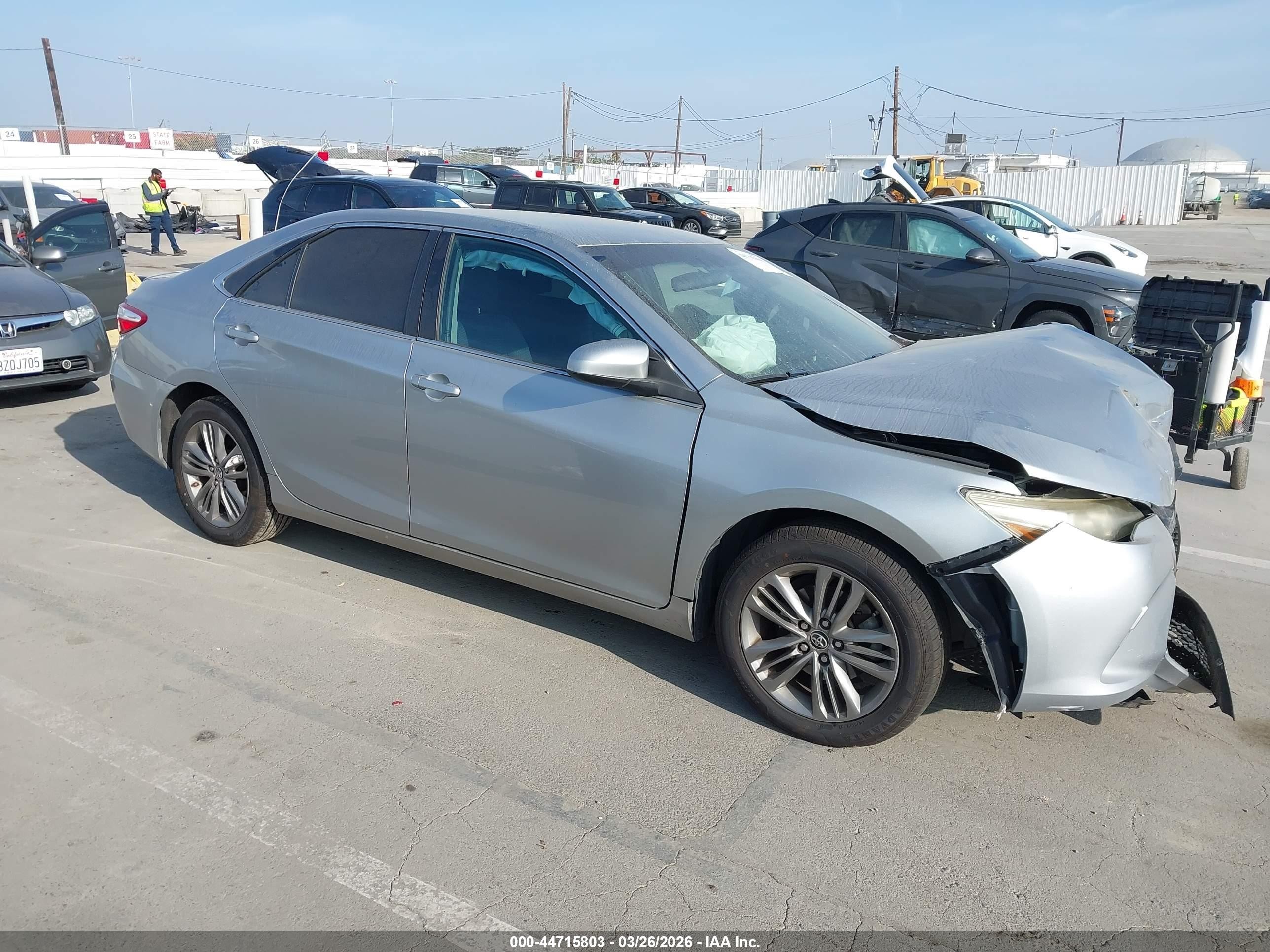 2015 Toyota Camry Se Silver vin: 4T1BF1FK4FU944130