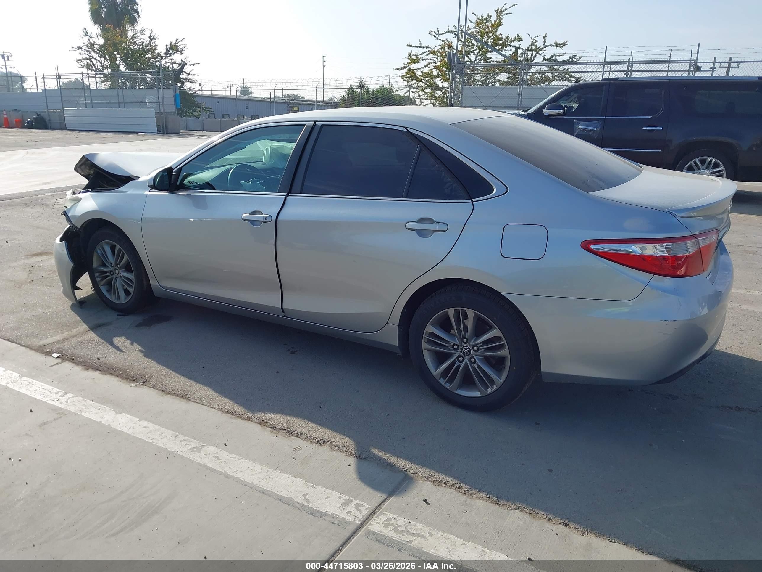 2015 Toyota Camry Se Silver vin: 4T1BF1FK4FU944130