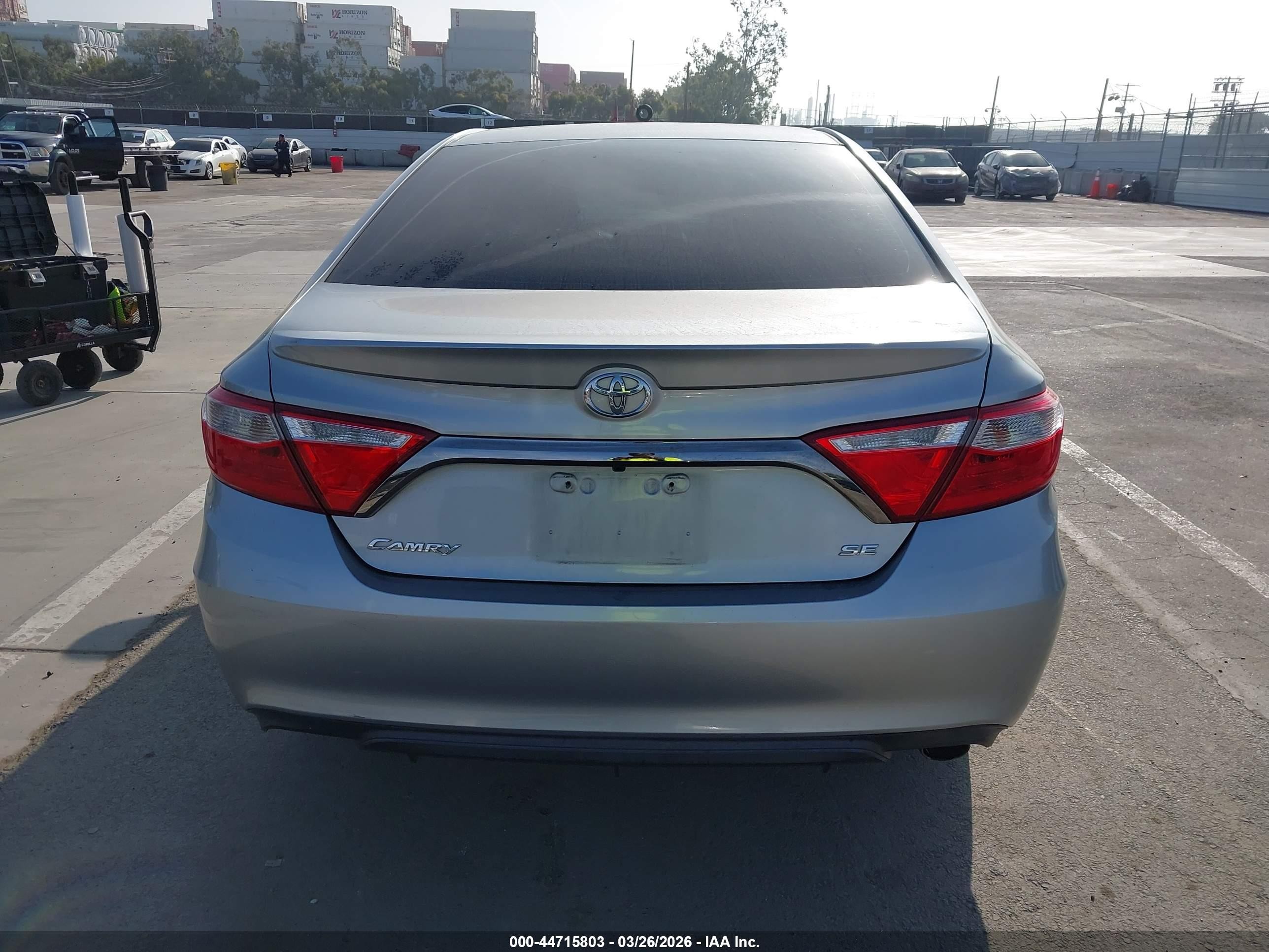2015 Toyota Camry Se Silver vin: 4T1BF1FK4FU944130