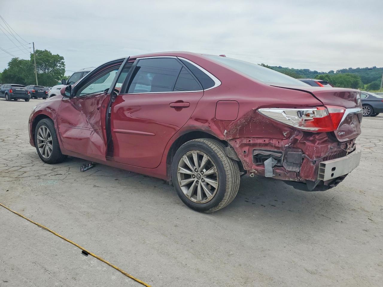 2015 Toyota Camry Xle Red vin: 4T1BF1FK4FU945794