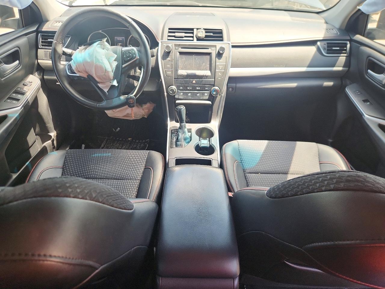 2015 Toyota Camry Se Черный vin: 4T1BF1FK4FU948341