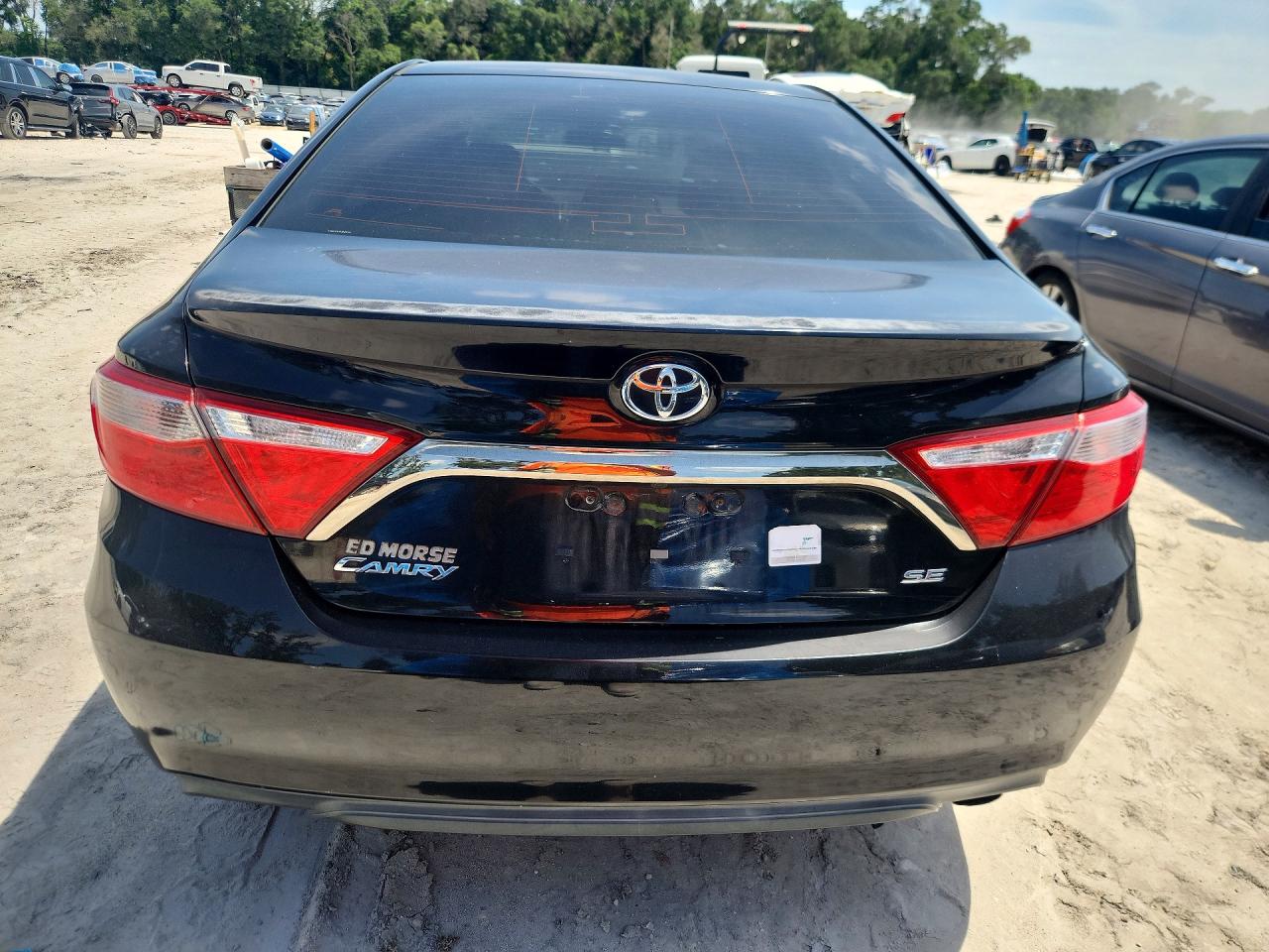 2015 Toyota Camry Se Черный vin: 4T1BF1FK4FU948341