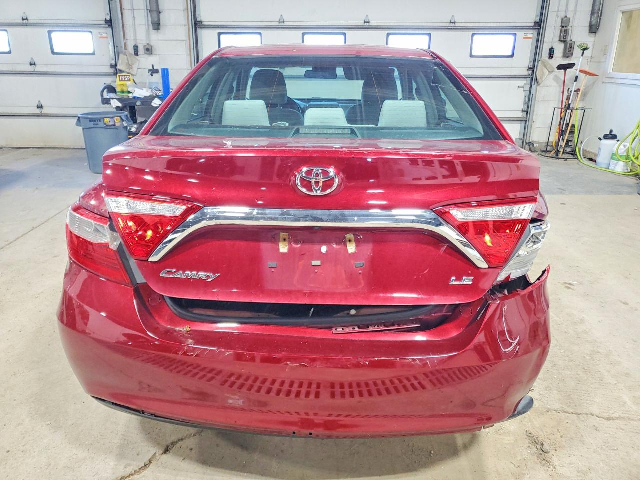 2015 Toyota Camry Le Red vin: 4T1BF1FK4FU949196