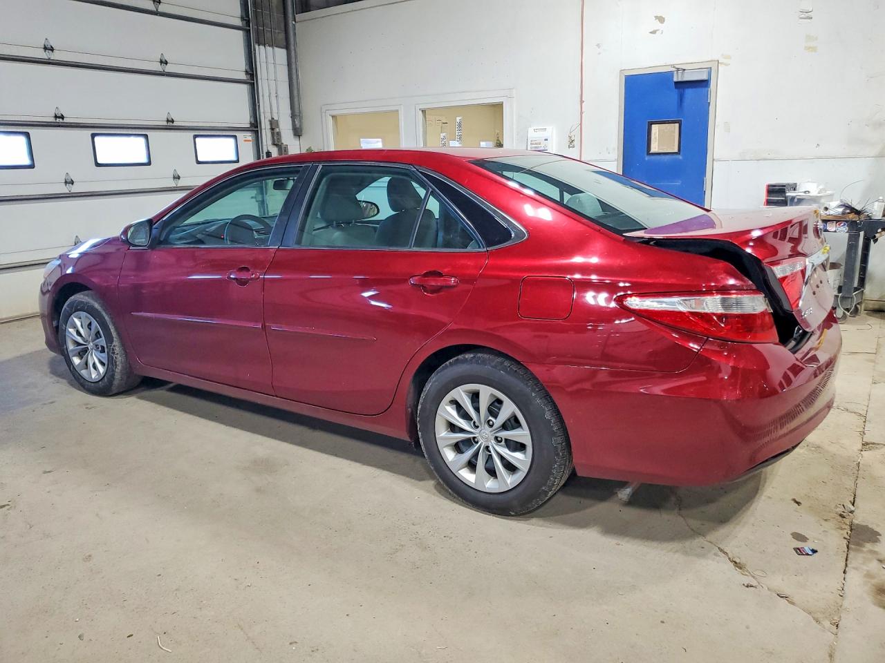2015 Toyota Camry Le Red vin: 4T1BF1FK4FU949196